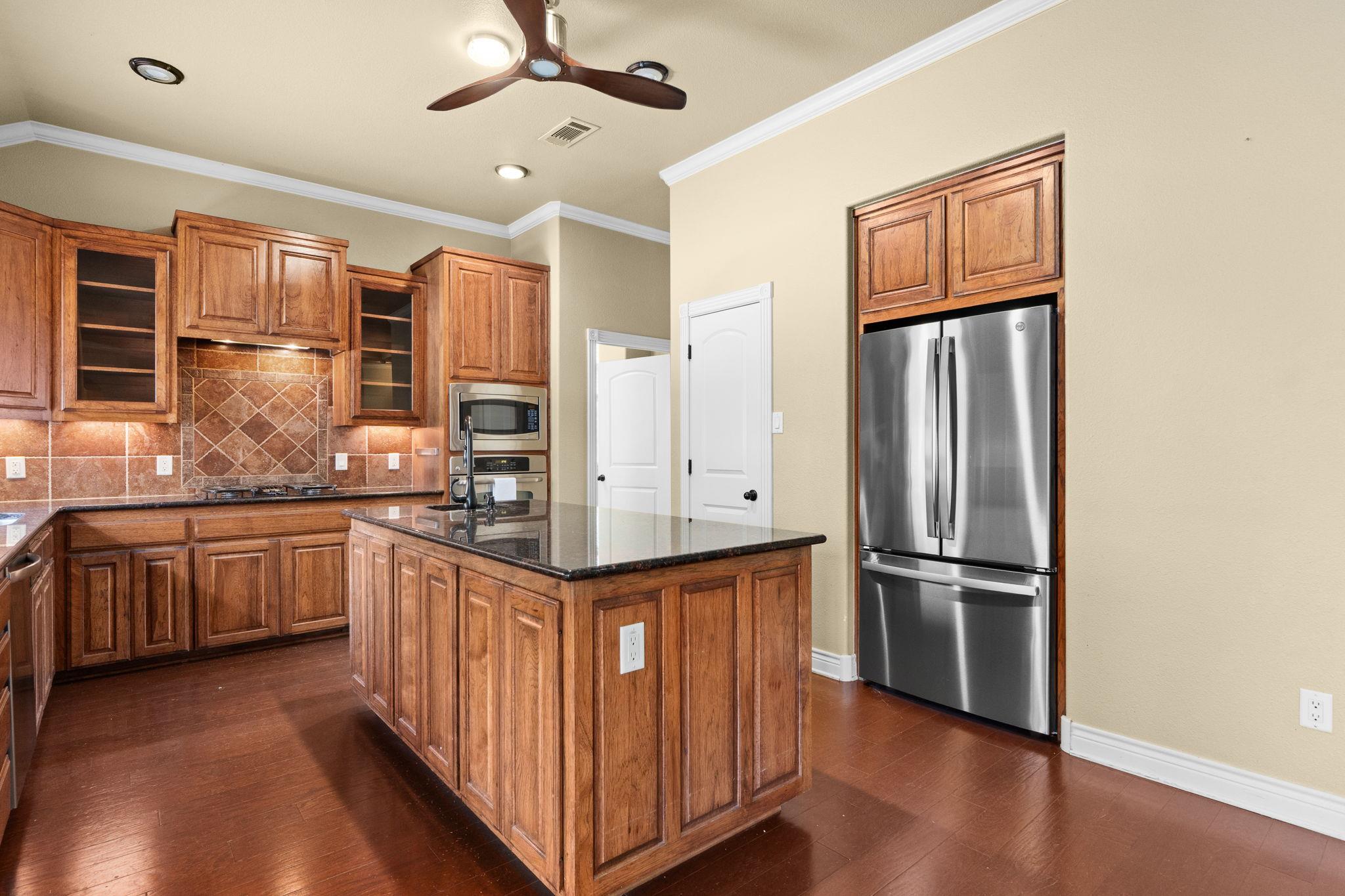 Image 11 of 40 For 1135 Redleaf Dr