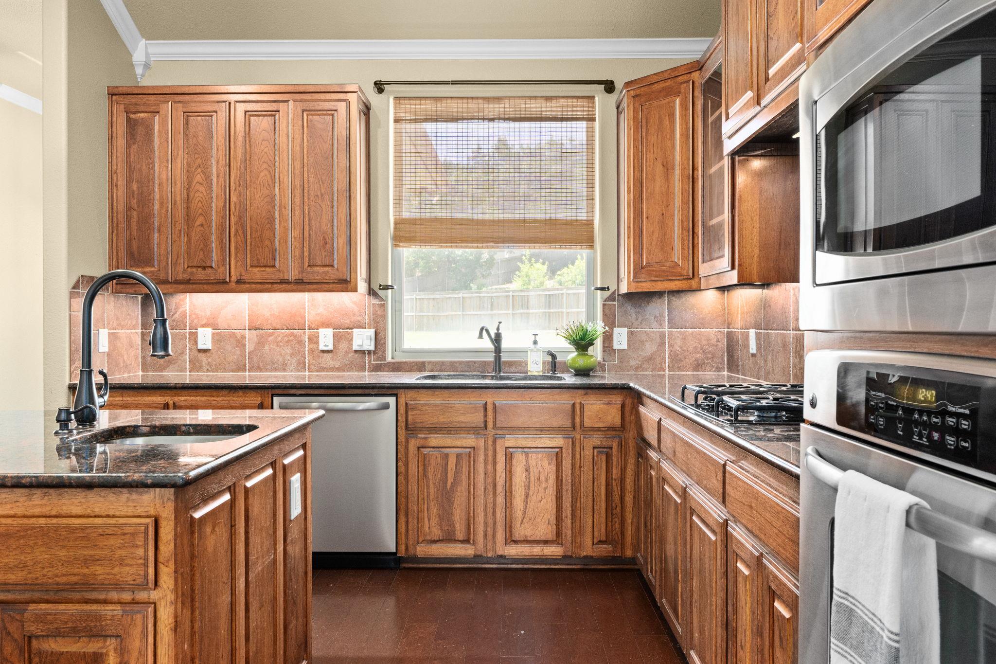 Image 12 of 40 For 1135 Redleaf Dr