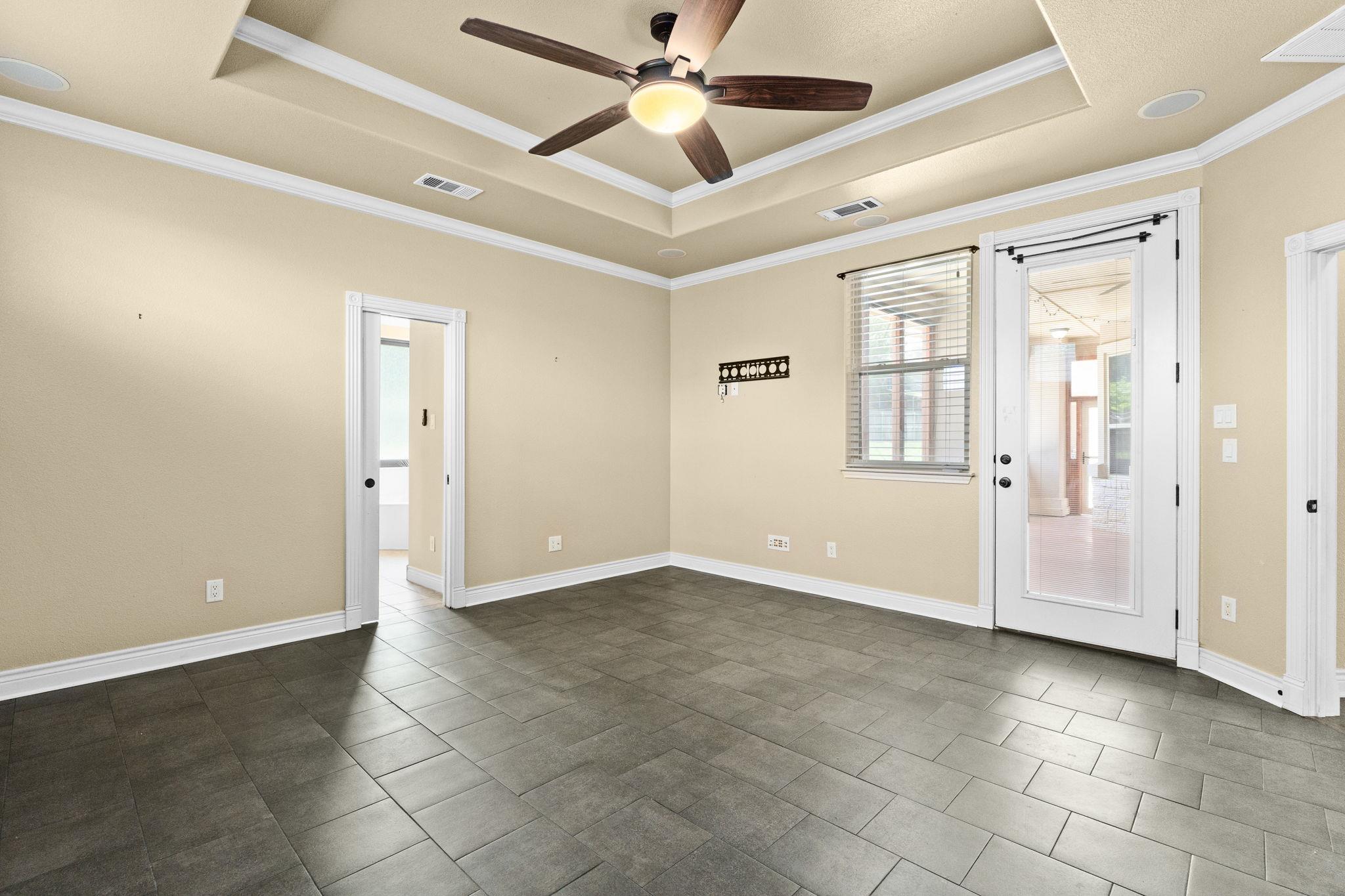 Image 17 of 40 For 1135 Redleaf Dr