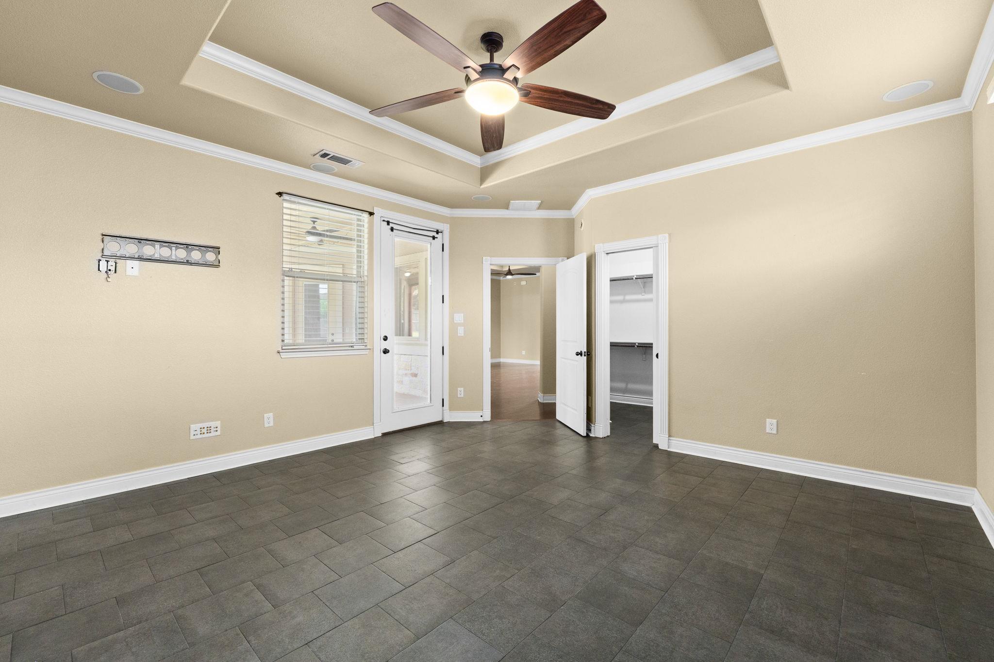 Image 18 of 40 For 1135 Redleaf Dr