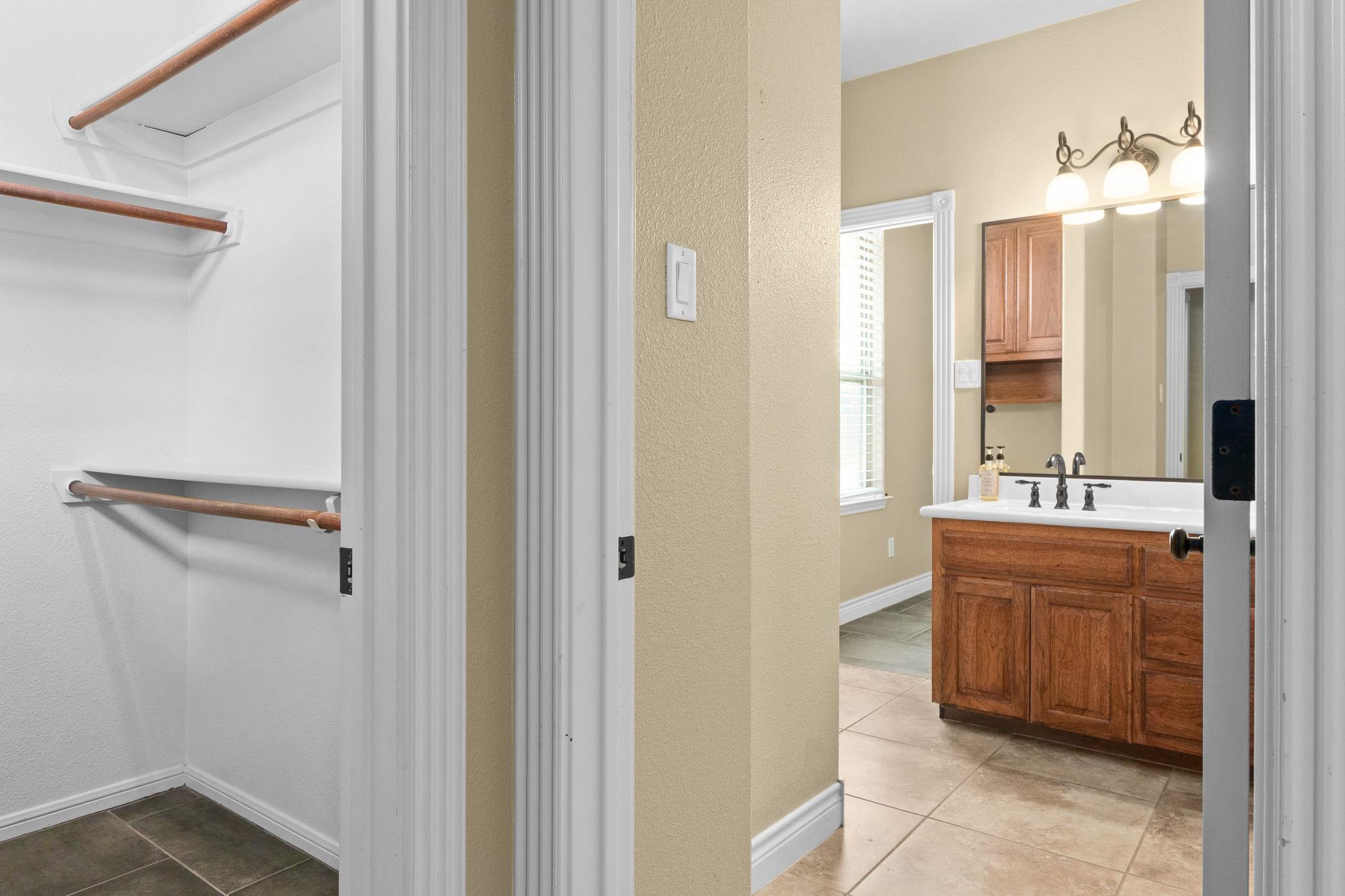 Image 24 of 40 For 1135 Redleaf Dr