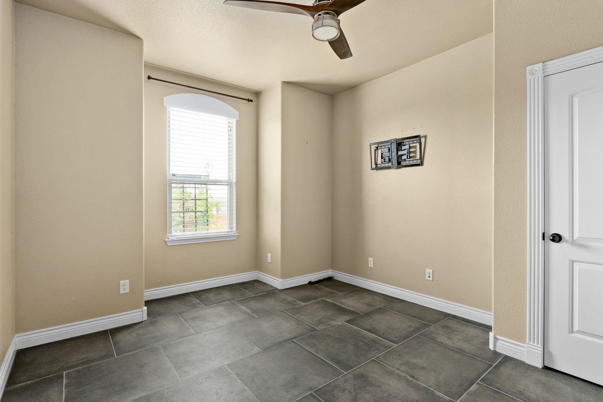 Image 29 of 40 For 1135 Redleaf Dr