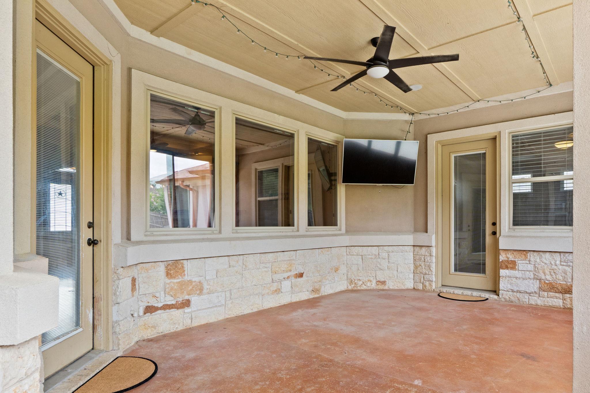 Image 32 of 40 For 1135 Redleaf Dr