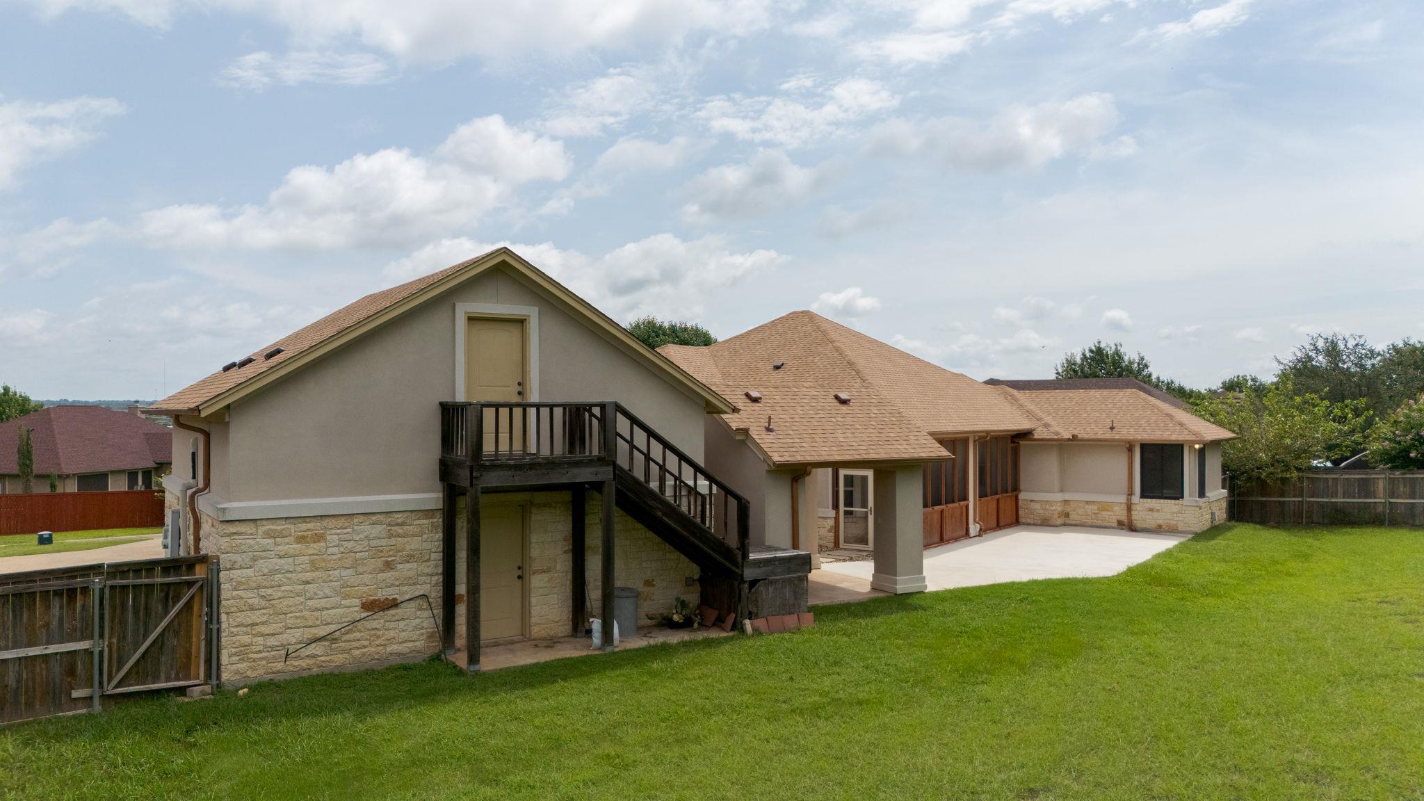 Image 34 of 40 For 1135 Redleaf Dr