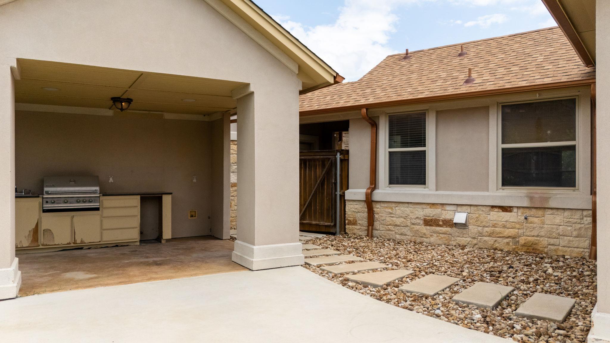 Image 37 of 40 For 1135 Redleaf Dr