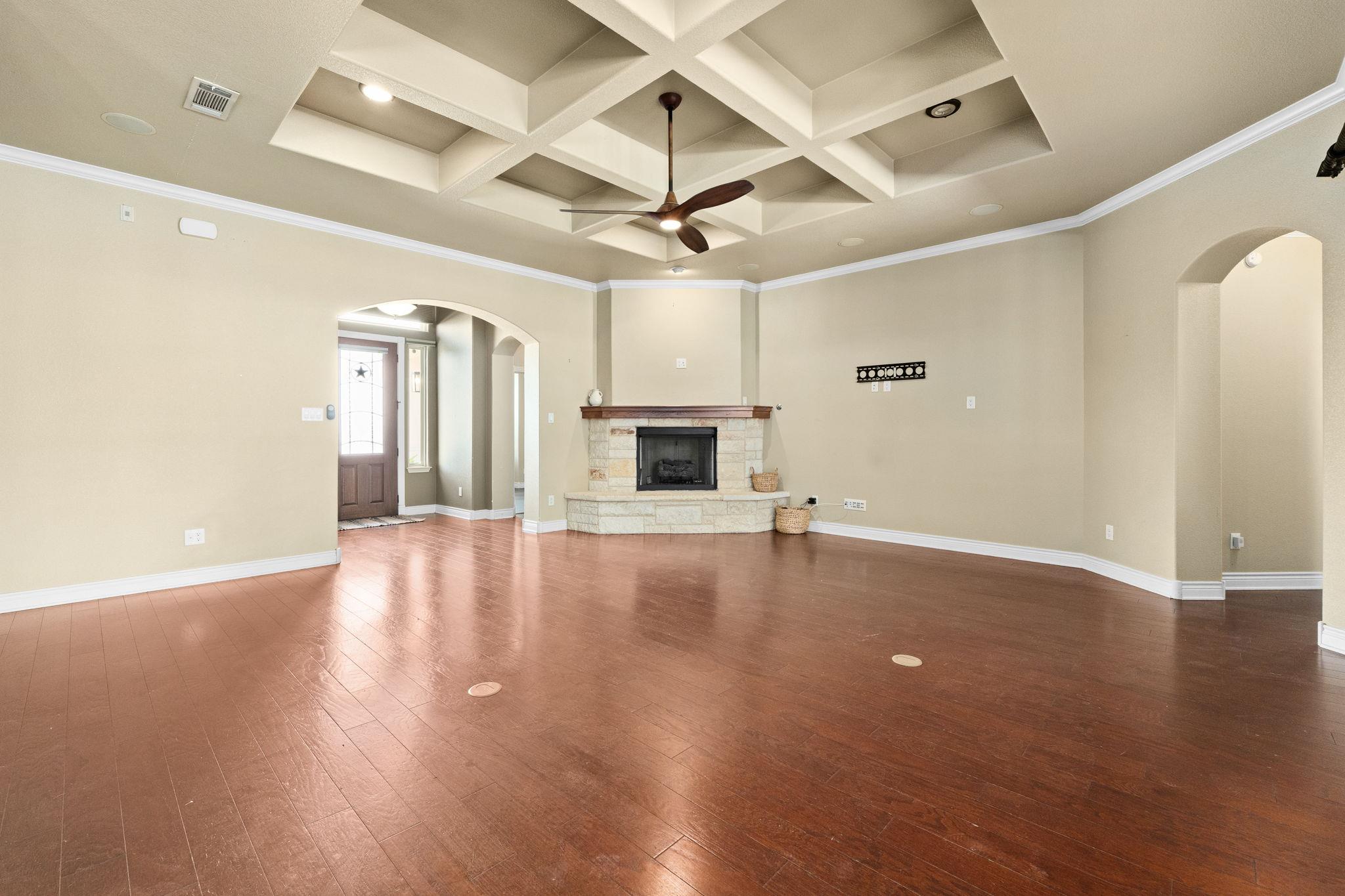 Image 8 of 40 For 1135 Redleaf Dr