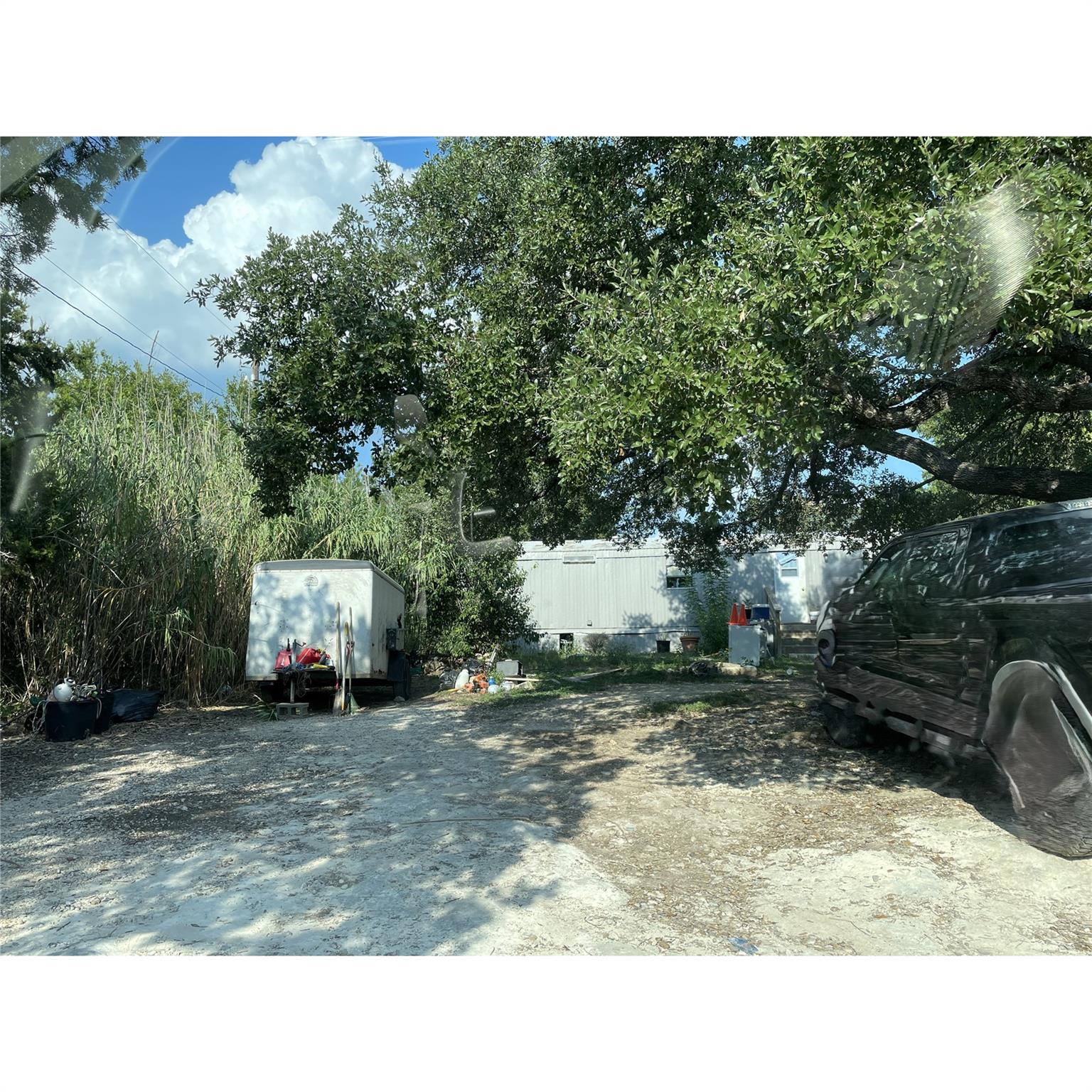 Image 7 of 9 For 4747 Eck Ln 