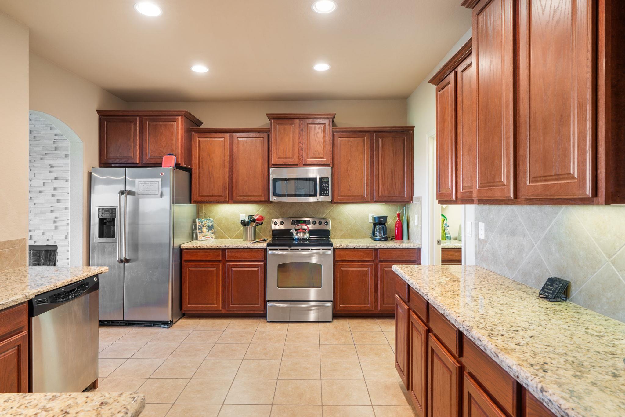 Image 11 of 33 For 970 Parkview Dr