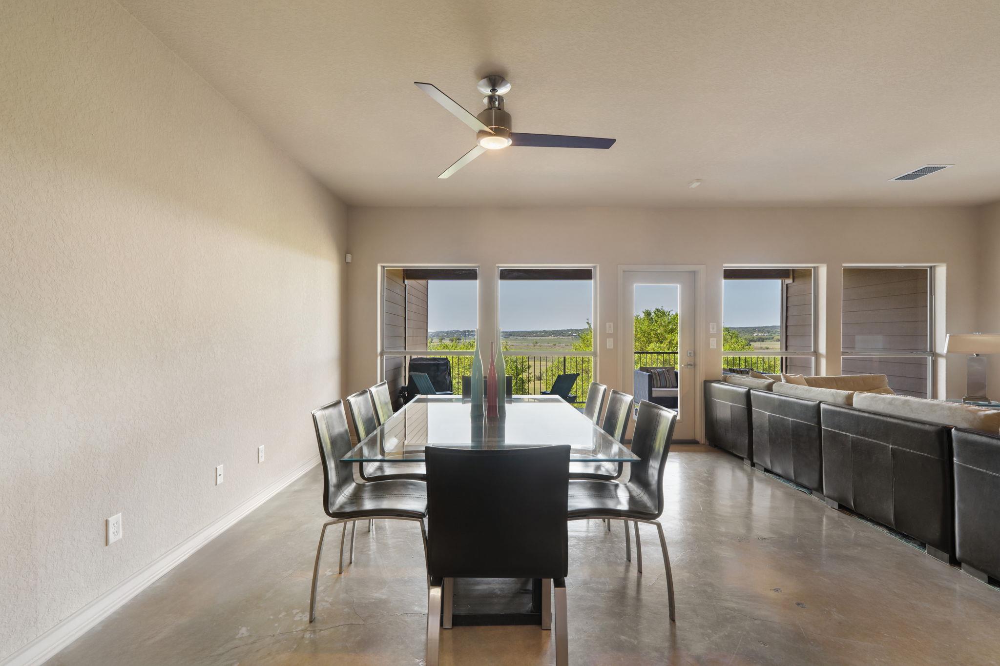 Image 15 of 33 For 970 Parkview Dr