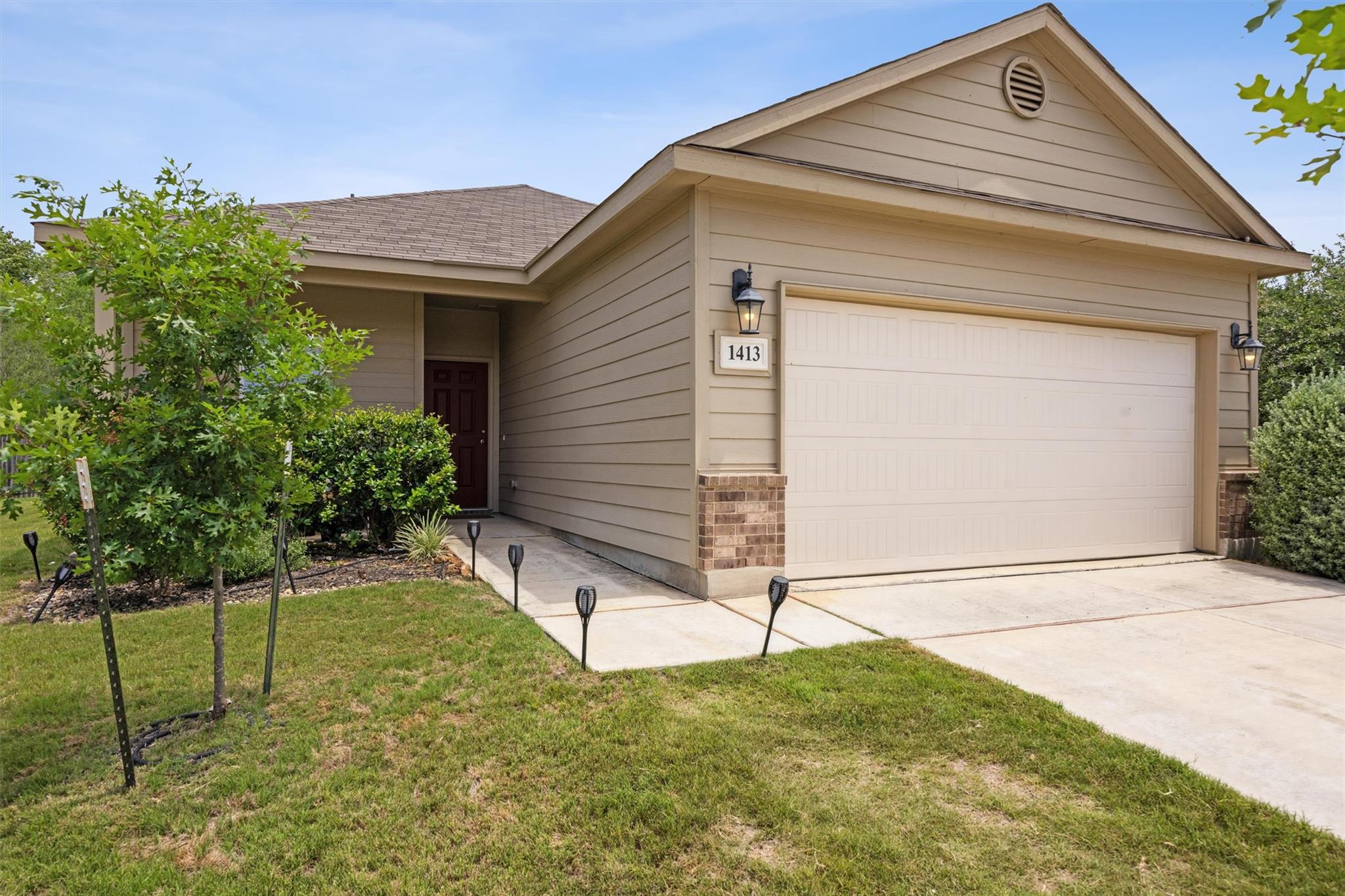 Image 3 of 40 For 1413 Coffee Tree Dr