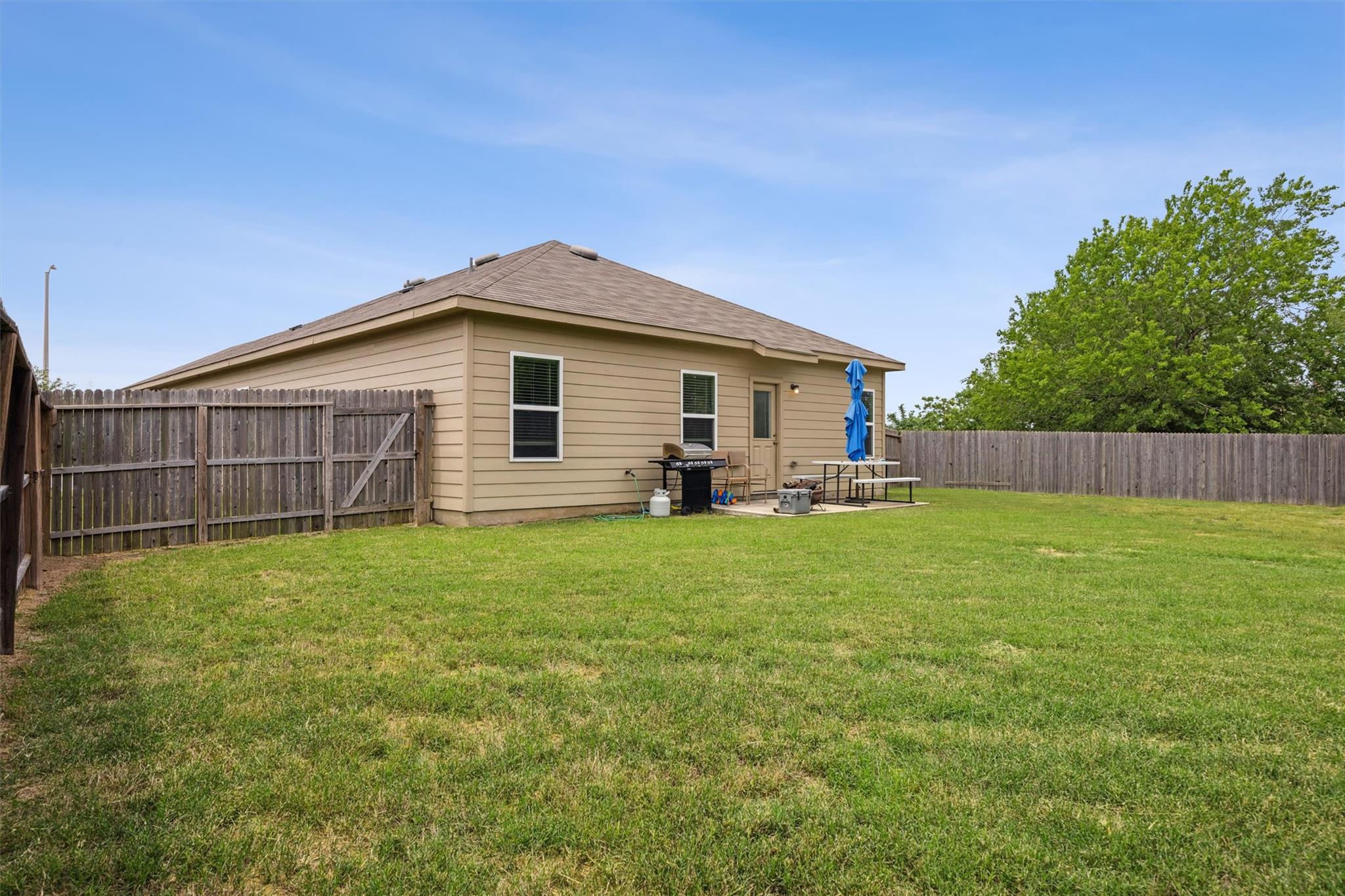 Image 32 of 40 For 1413 Coffee Tree Dr