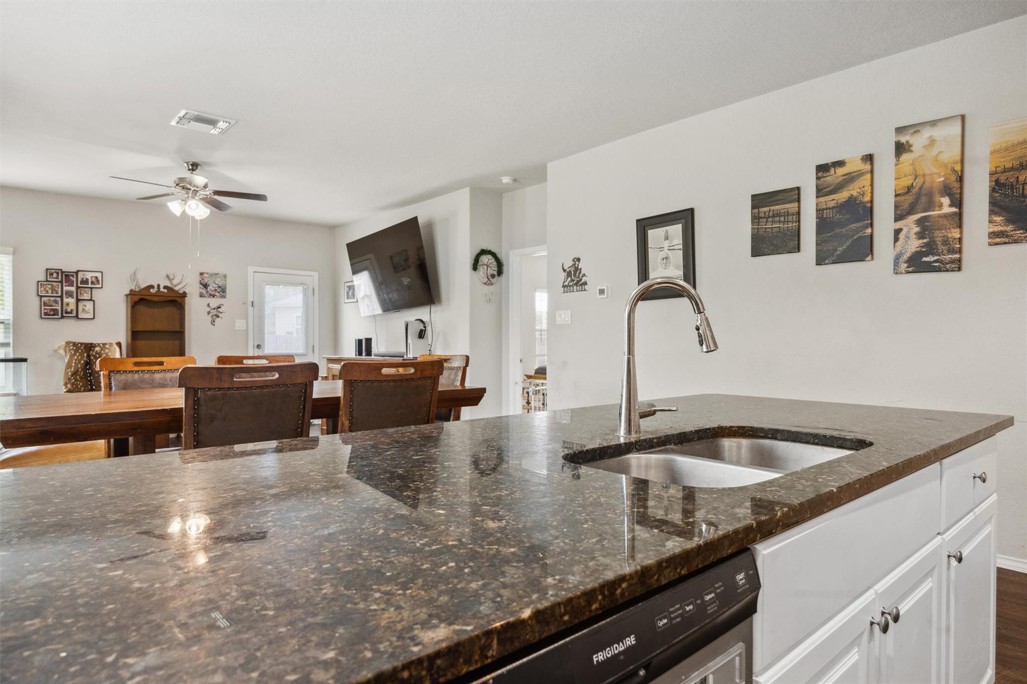 Image 6 of 40 For 1413 Coffee Tree Dr