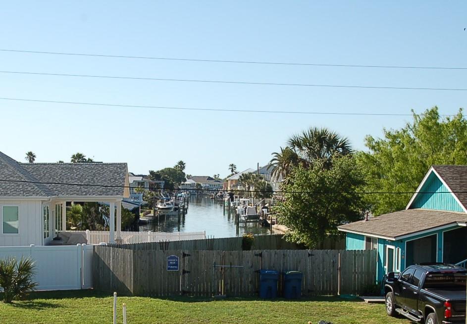 Image 8 of 33 For 1 Jamaica Dr