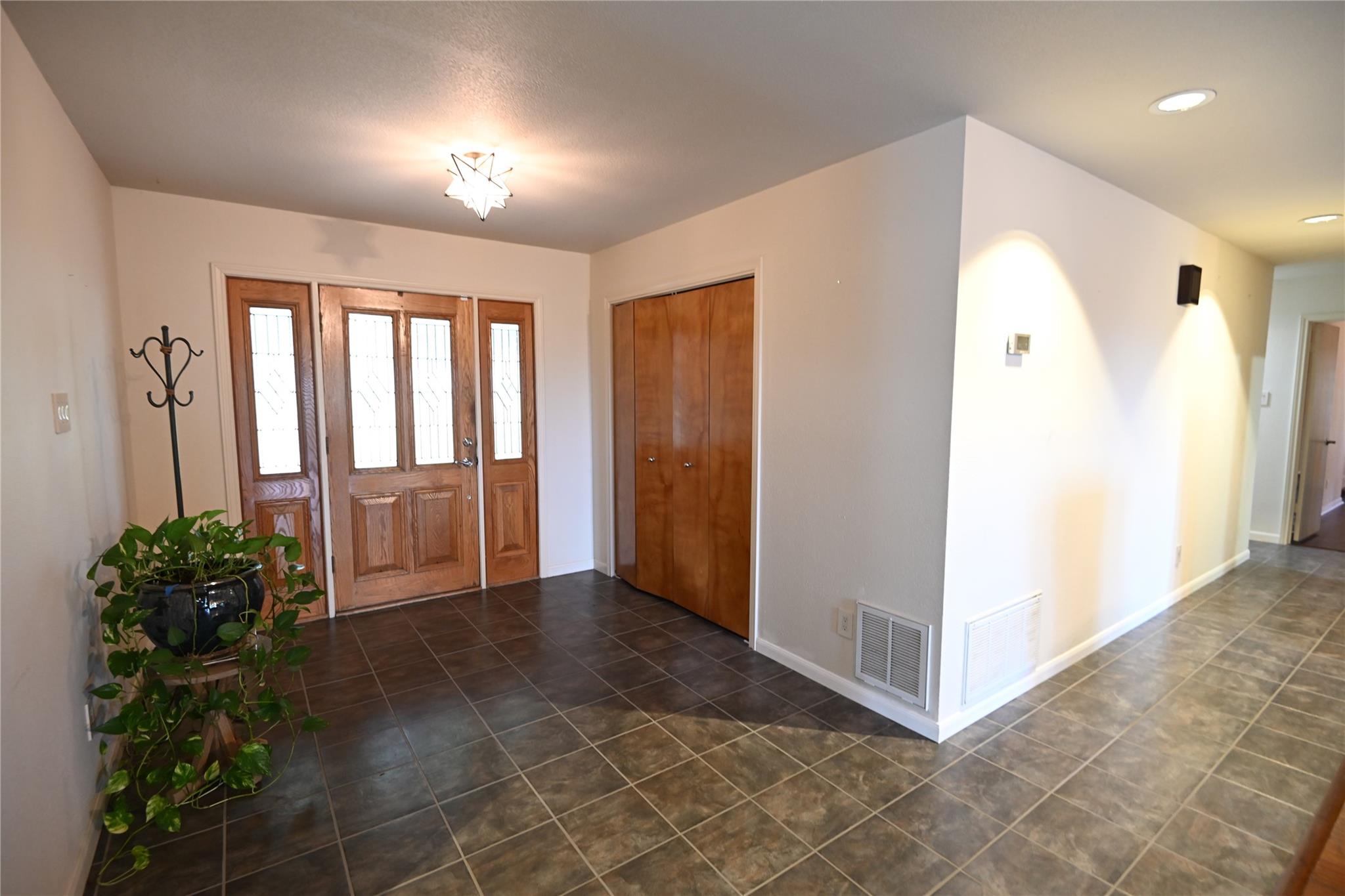 Image 10 of 32 For 7621 Dietz Elkhorn Rd