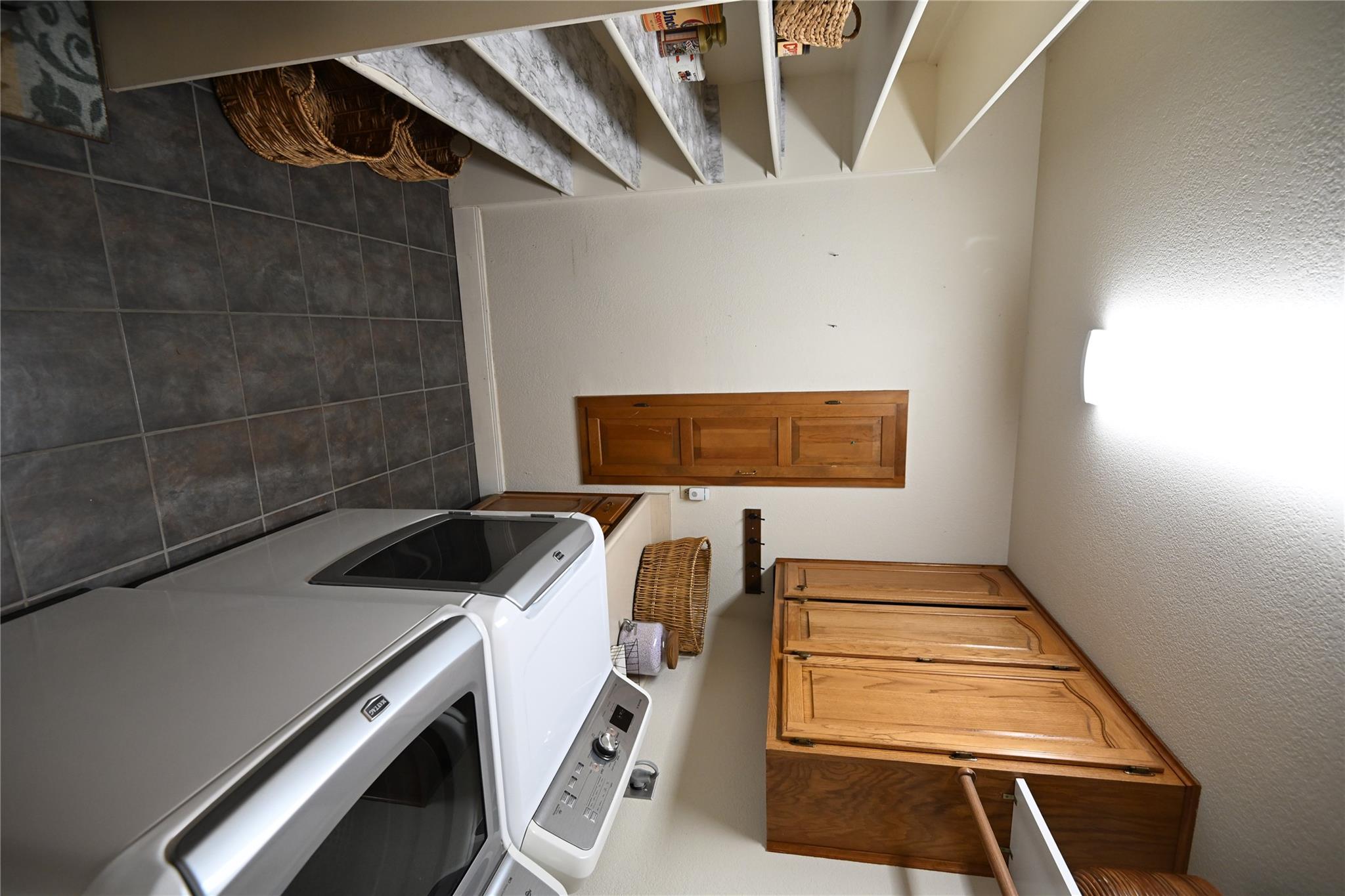 Image 21 of 32 For 7621 Dietz Elkhorn Rd