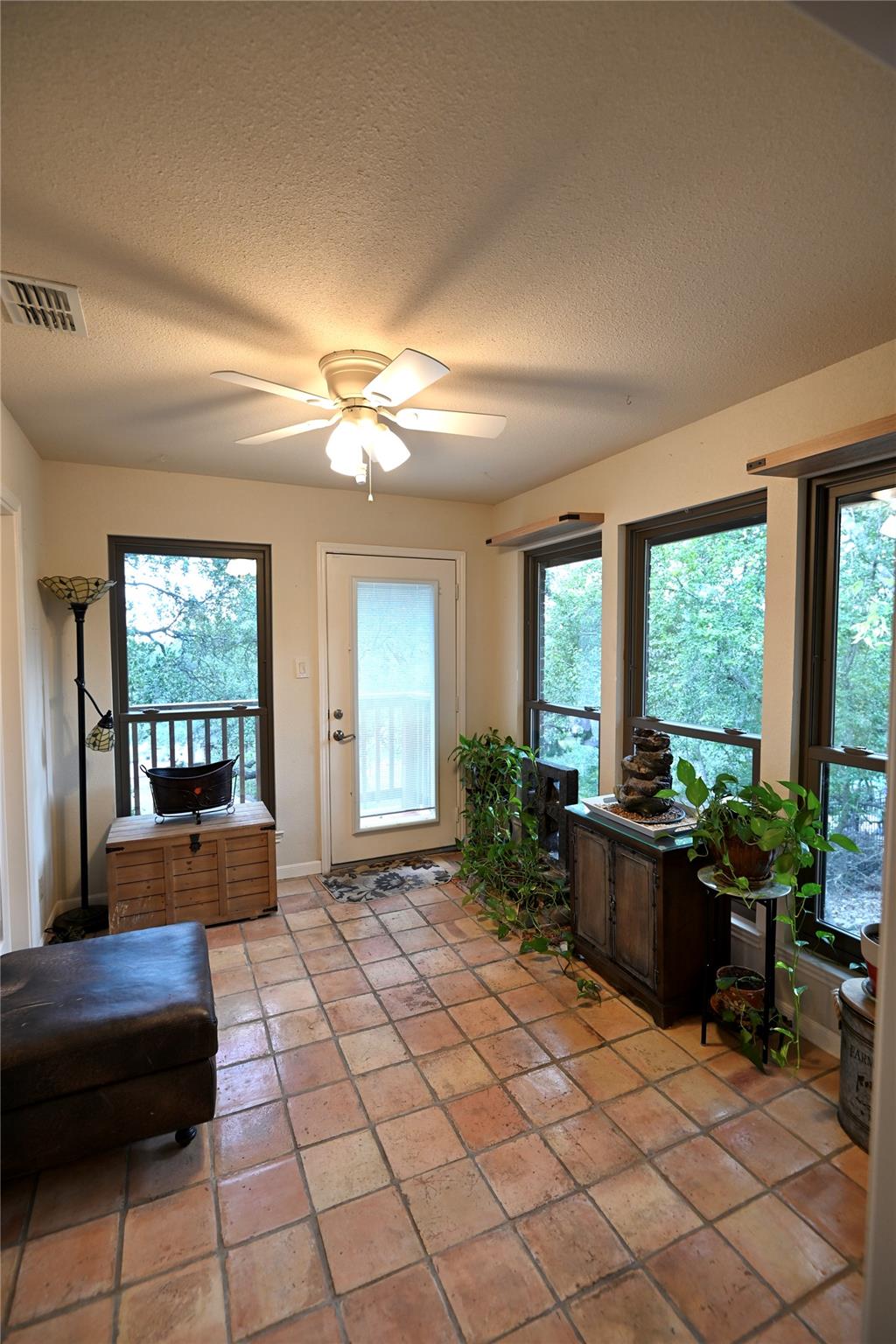 Image 6 of 32 For 7621 Dietz Elkhorn Rd