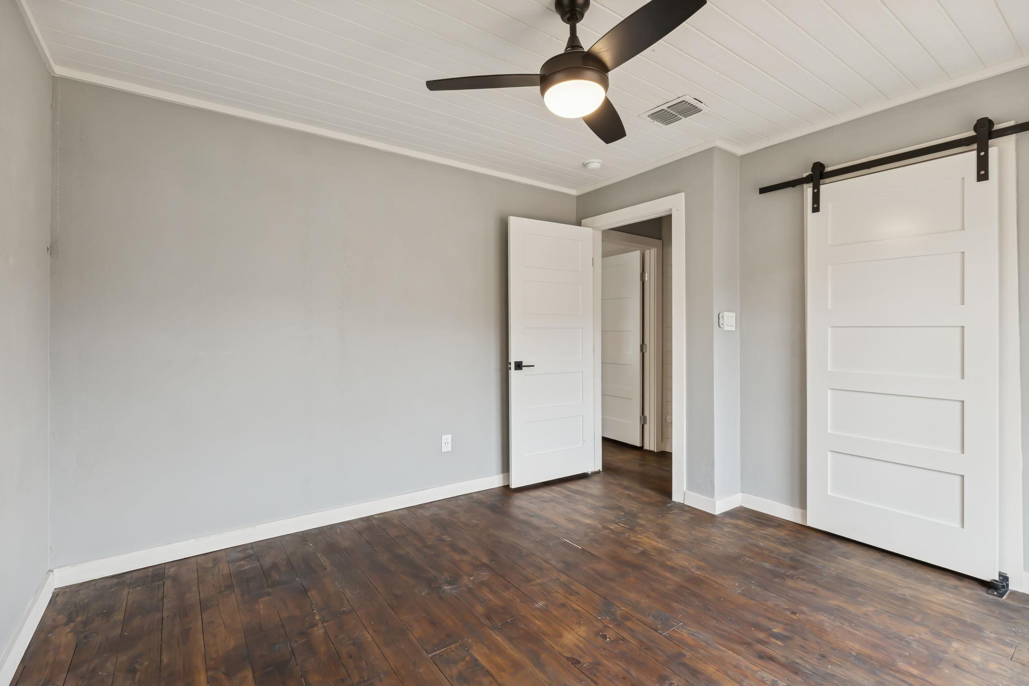 Image 12 of 30 For 2902 Katy St