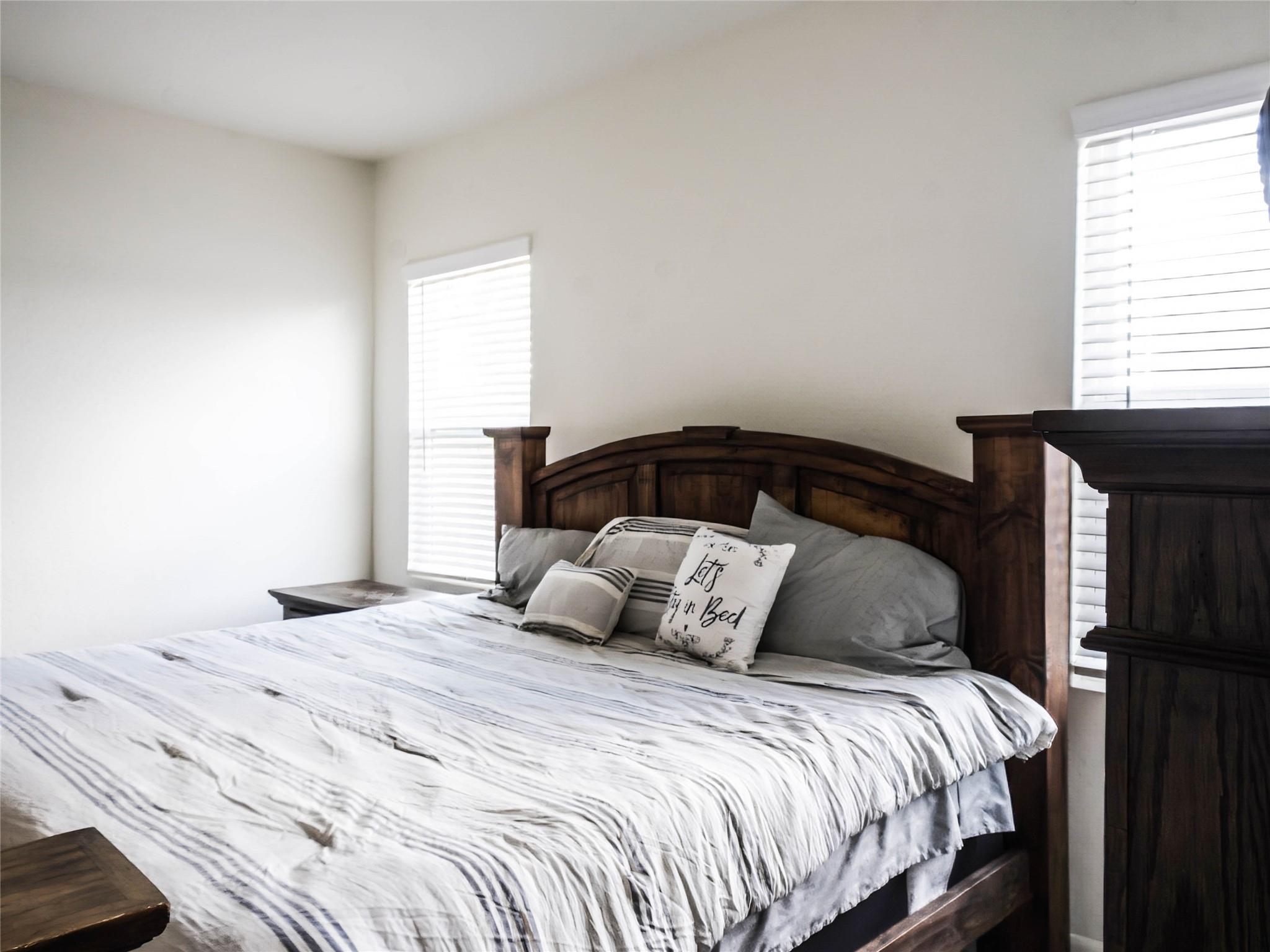 Image 20 of 34 For 4814 Flying Hooves