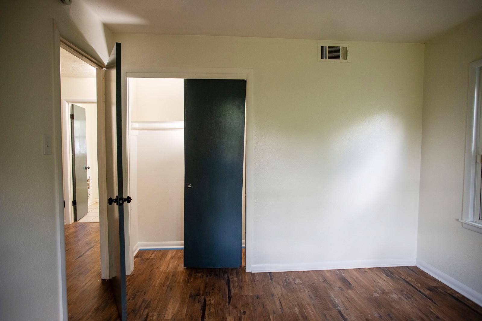 Image 28 of 36 For 302 Patton Dr