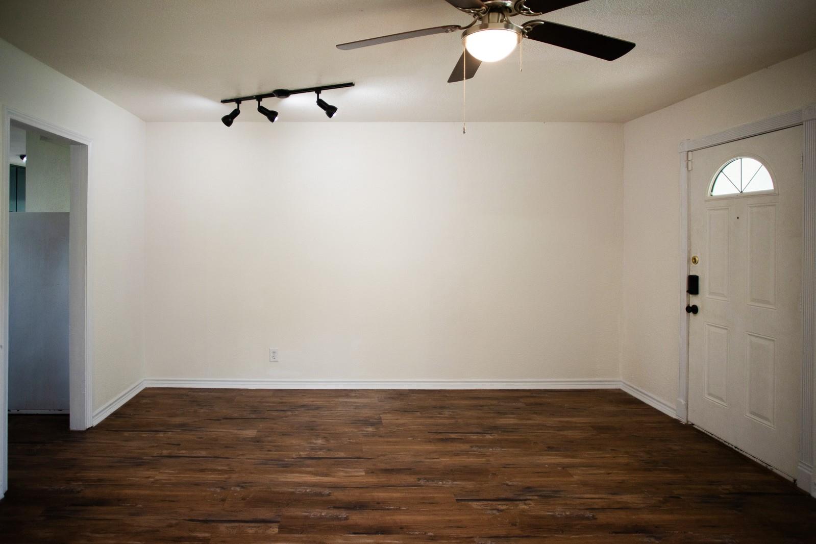 Image 5 of 36 For 302 Patton Dr