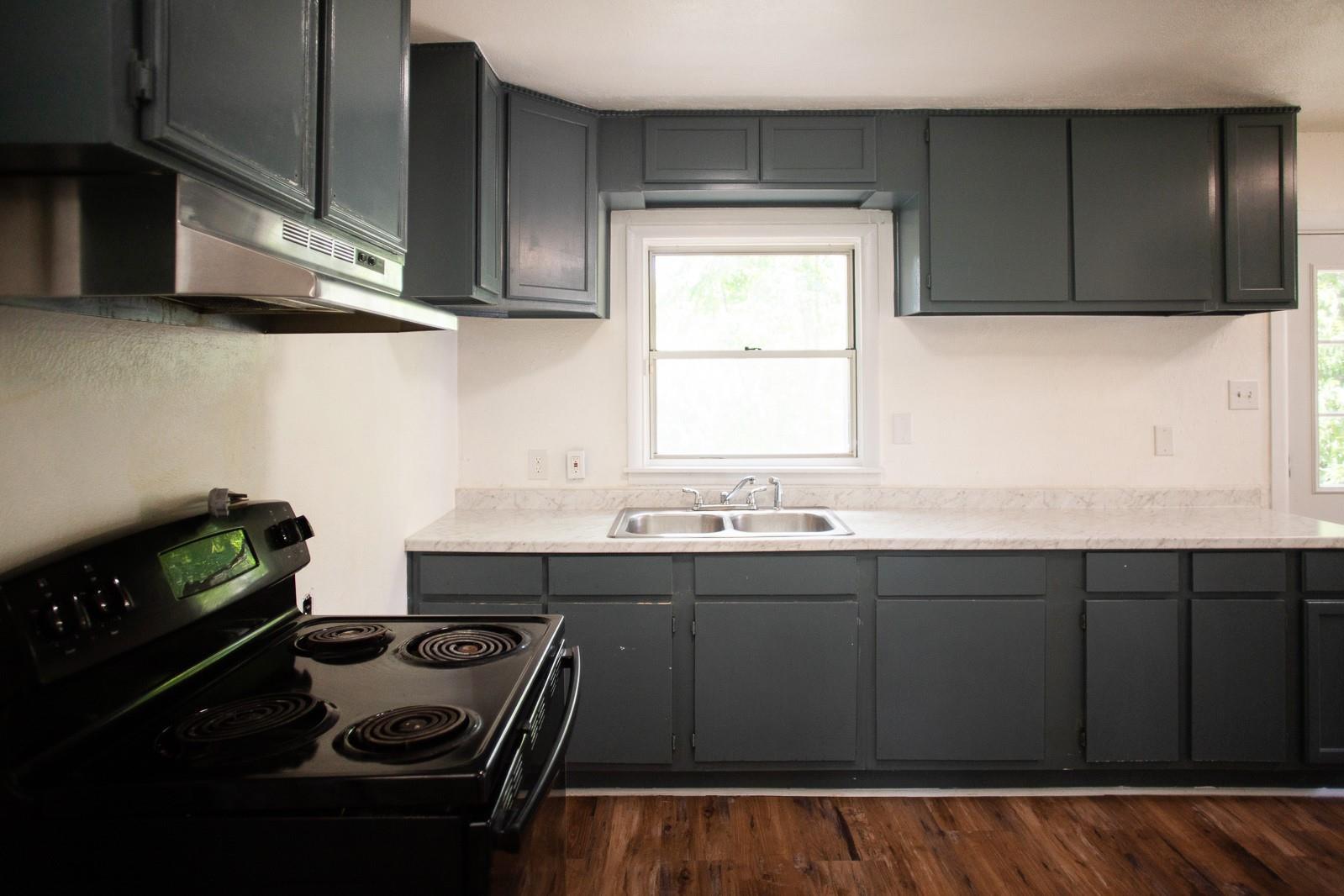 Image 7 of 36 For 302 Patton Dr