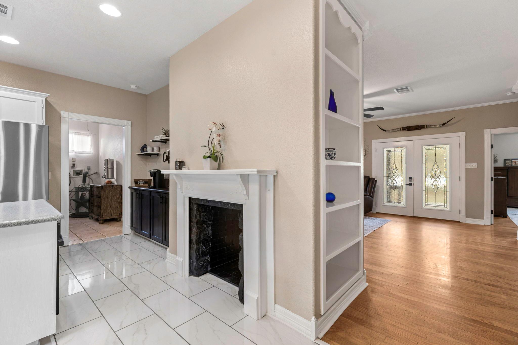 Image 10 of 40 For 771 Hillje Rd