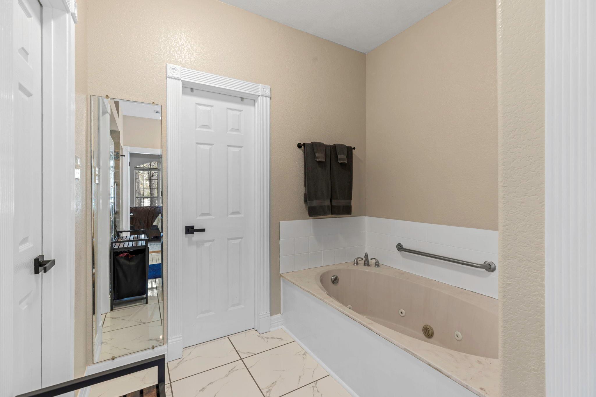 Image 22 of 40 For 771 Hillje Rd