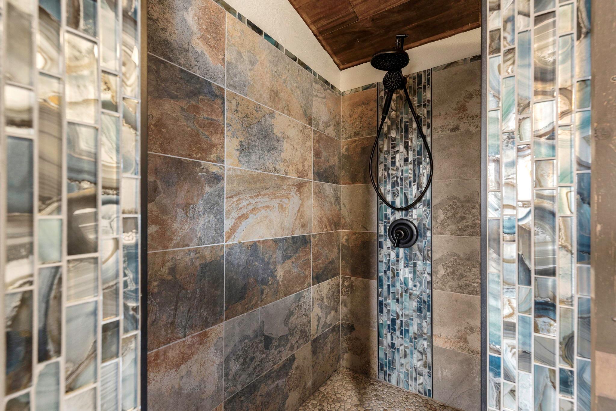 Image 32 of 40 For 771 Hillje Rd