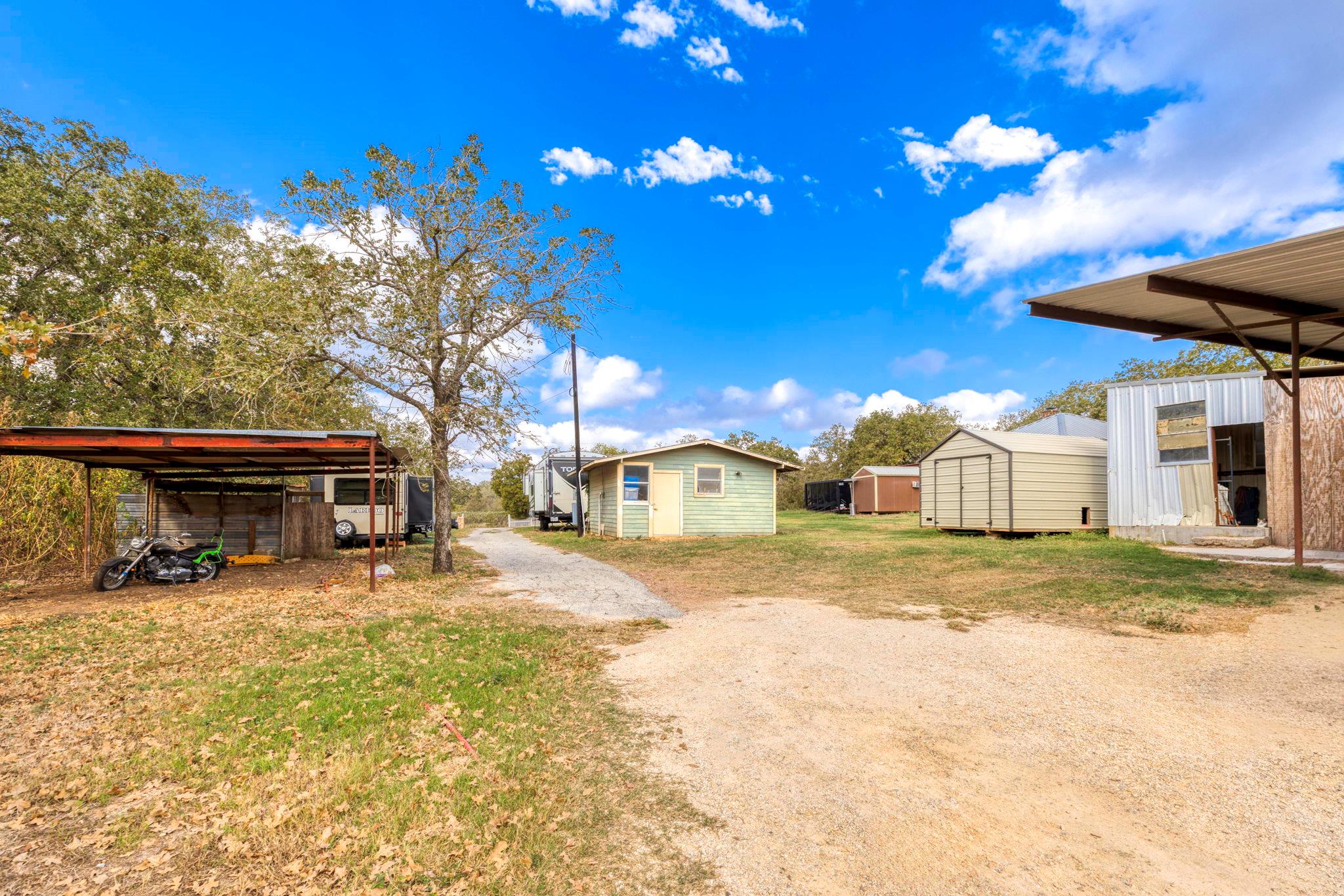 Image 33 of 40 For 771 Hillje Rd