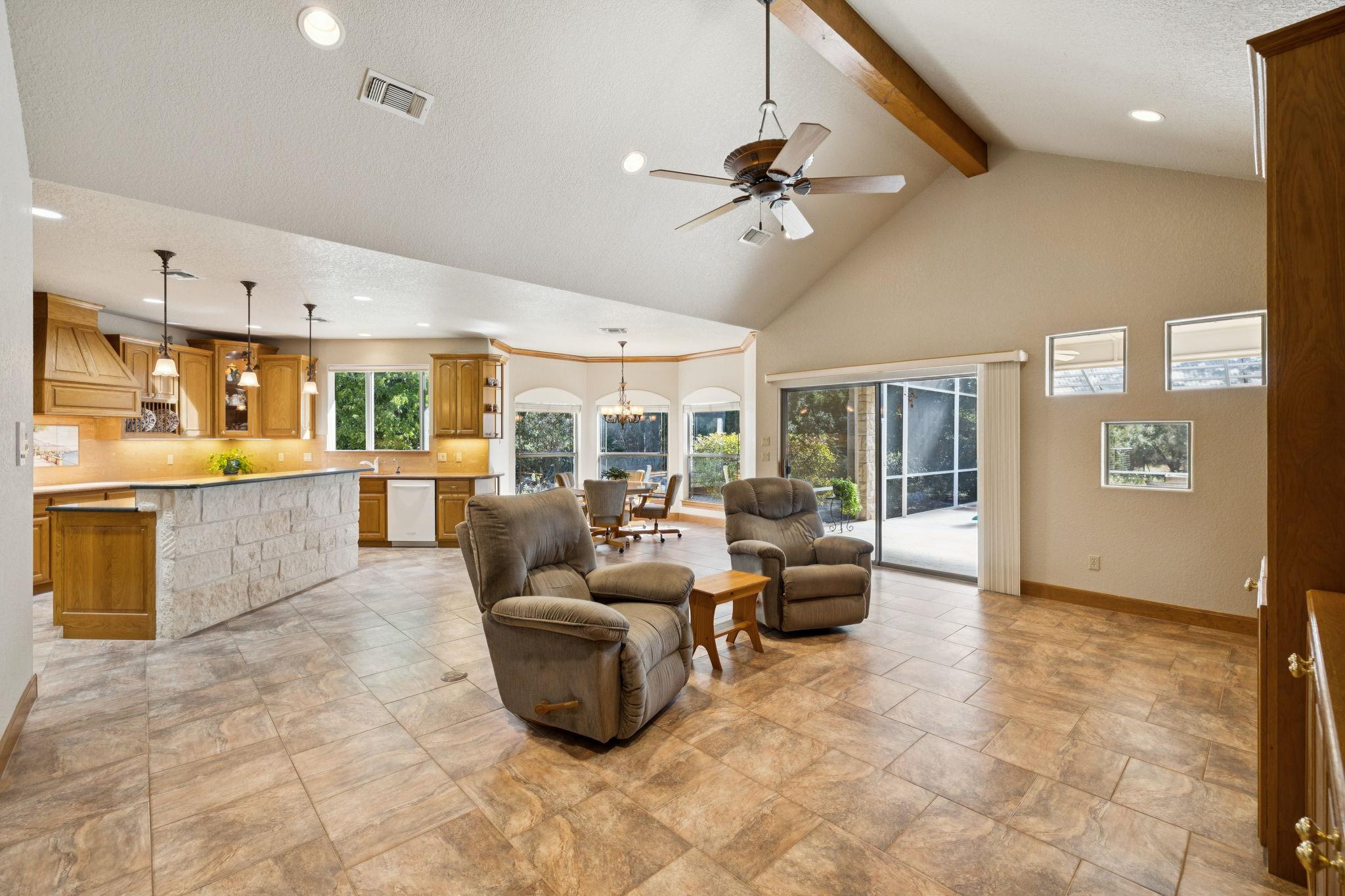 Image 17 of 34 For 85 Rio Colorado Dr