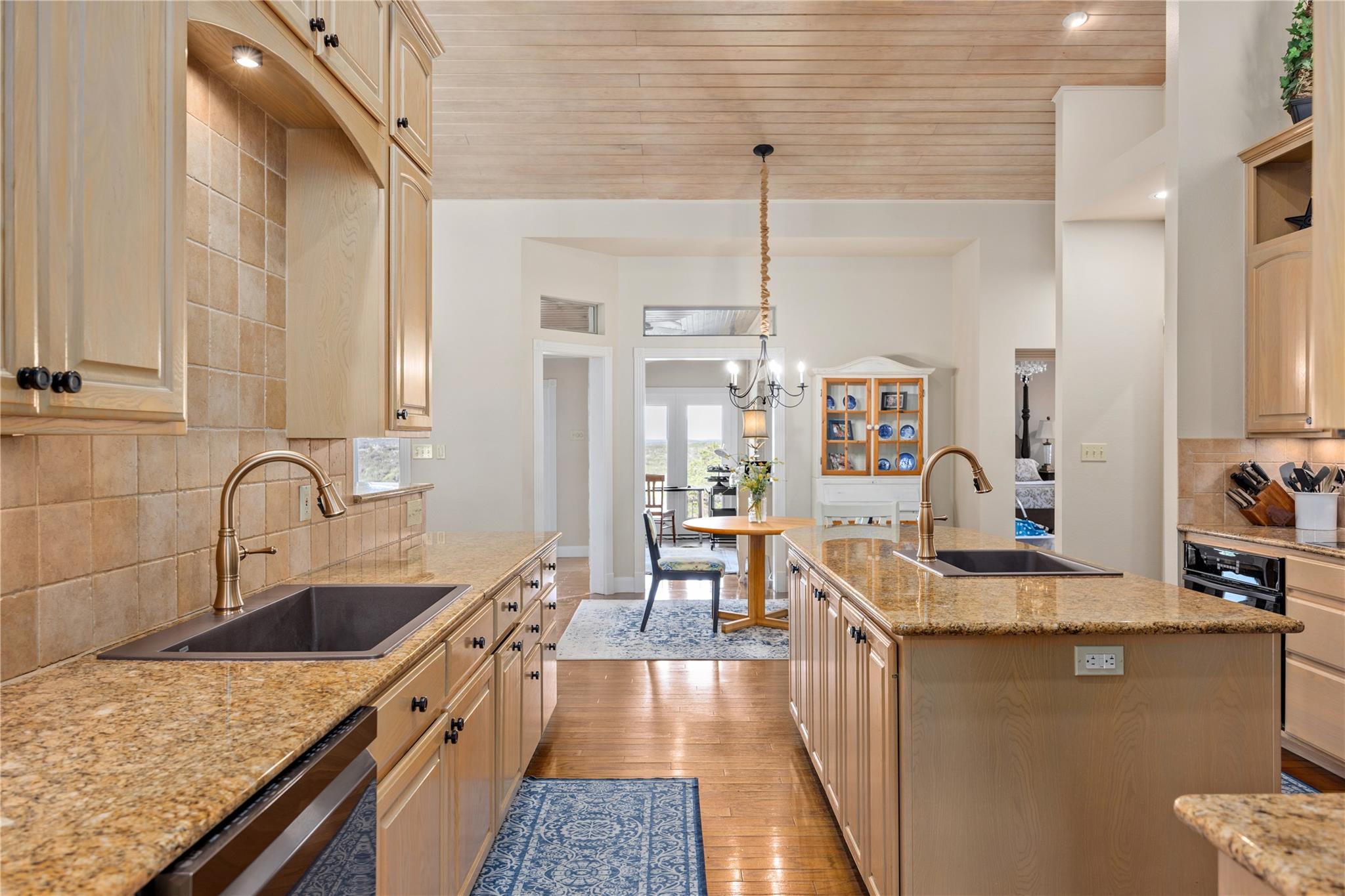 Image 10 of 39 For 125 Deer Haven Ln W