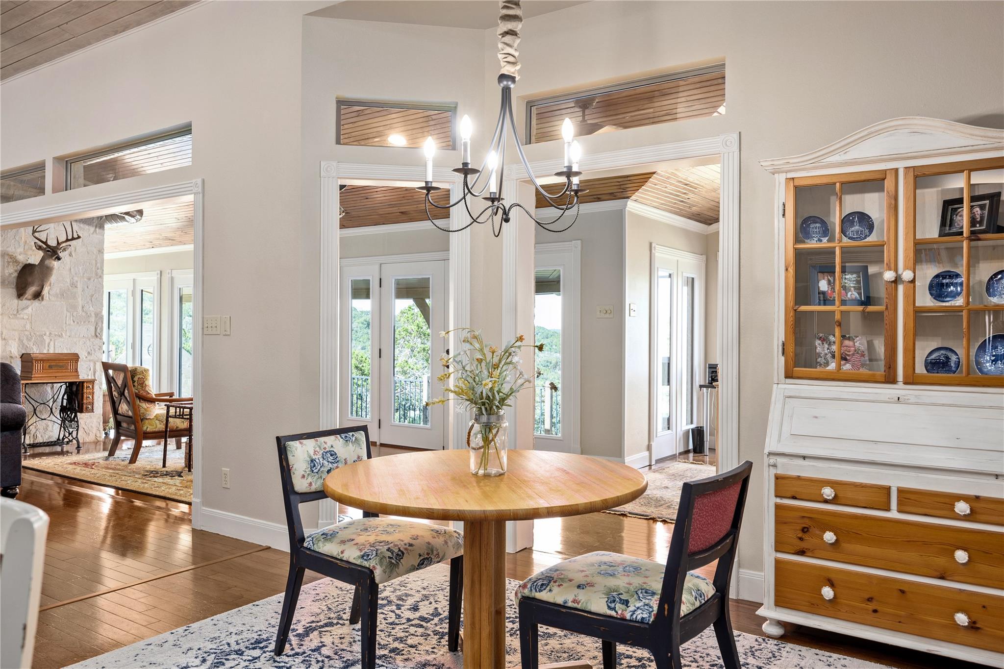 Image 11 of 39 For 125 Deer Haven Ln W