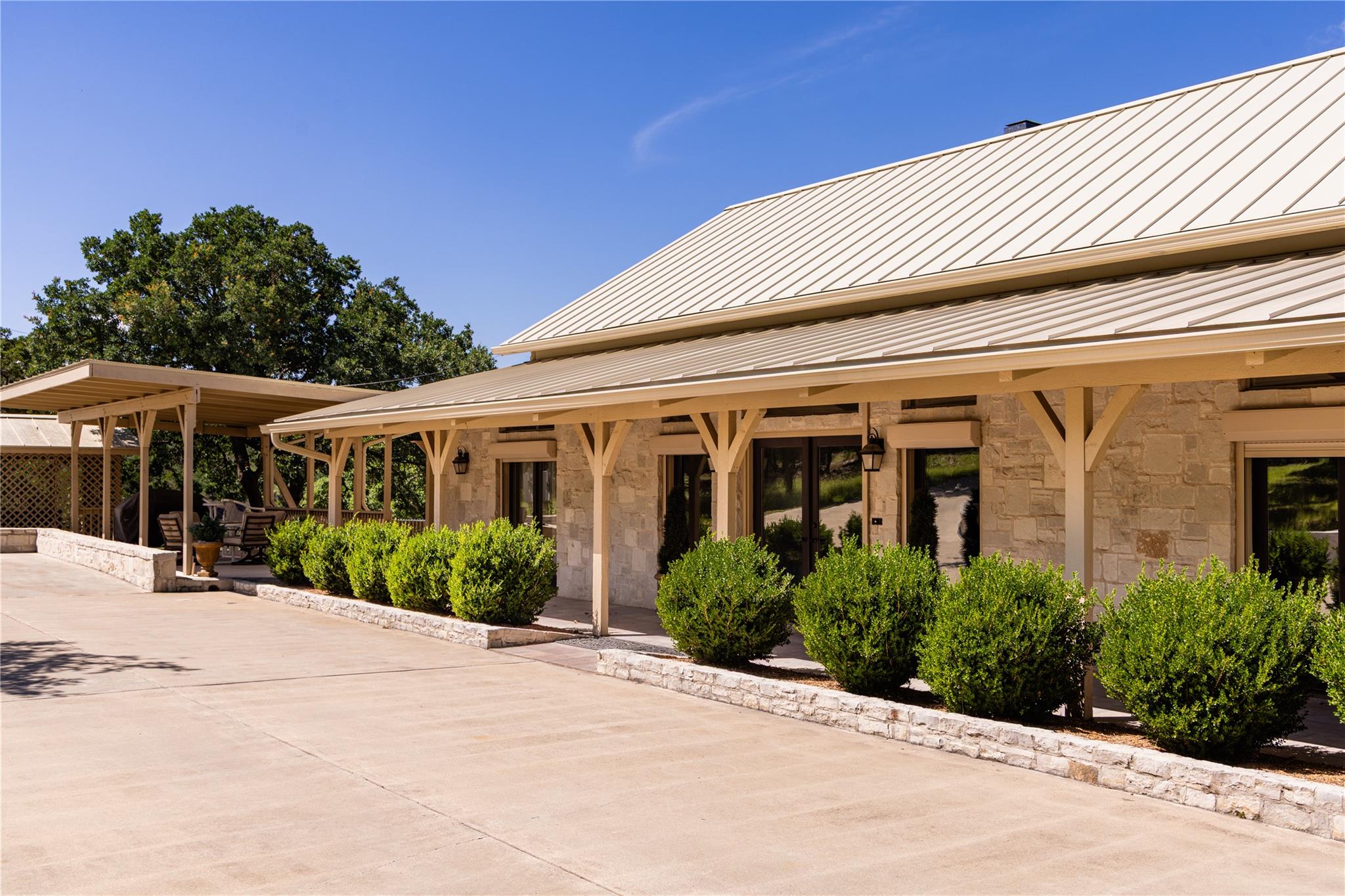 Image 27 of 39 For 125 Deer Haven Ln W