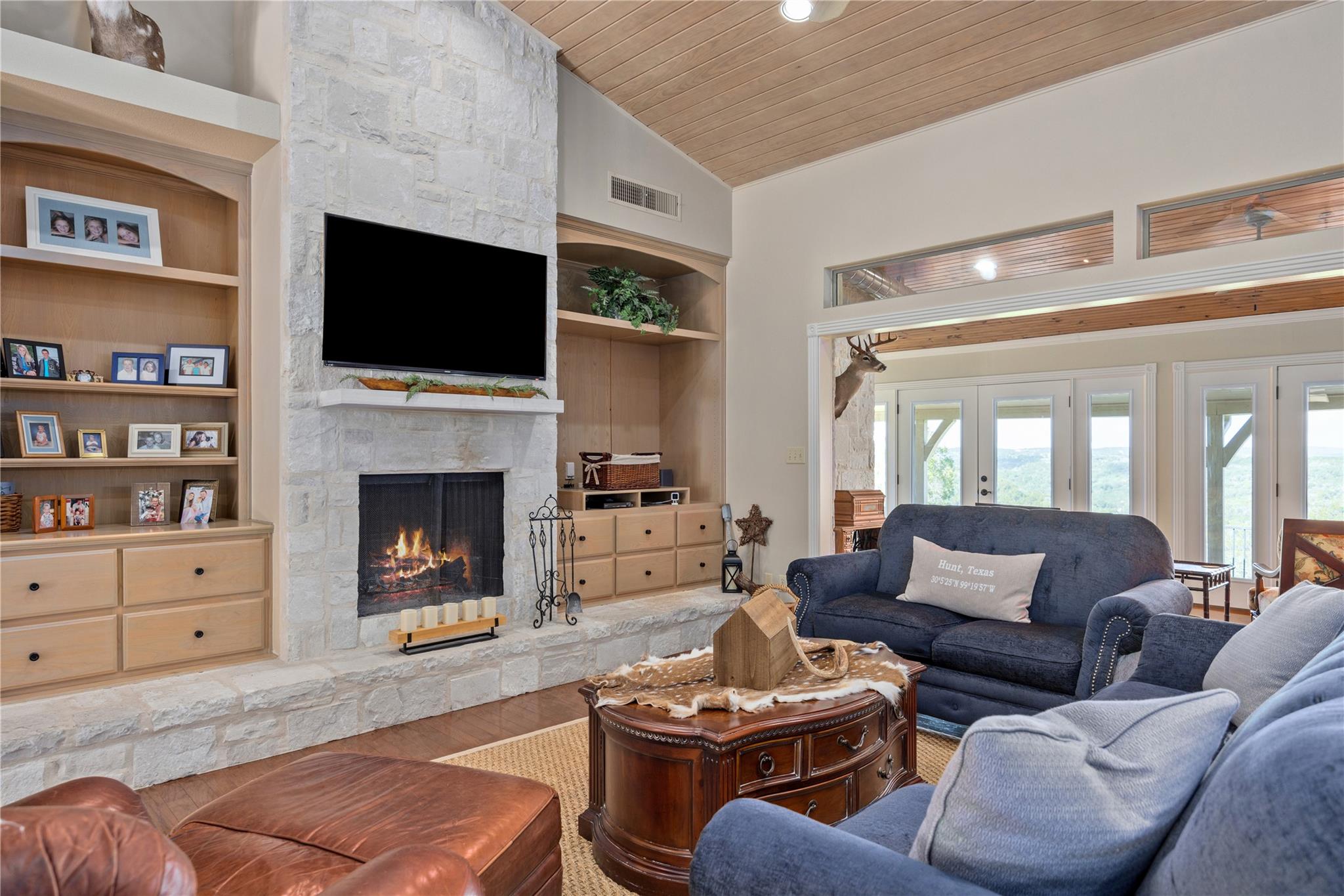 Image 4 of 39 For 125 Deer Haven Ln W