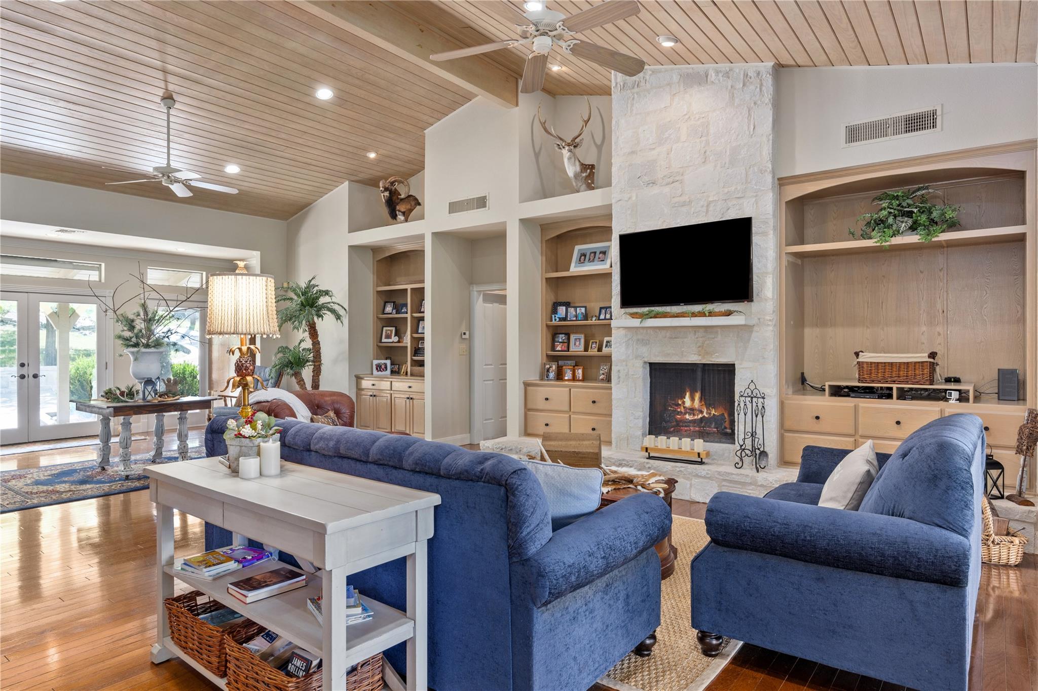 Image 5 of 39 For 125 Deer Haven Ln W