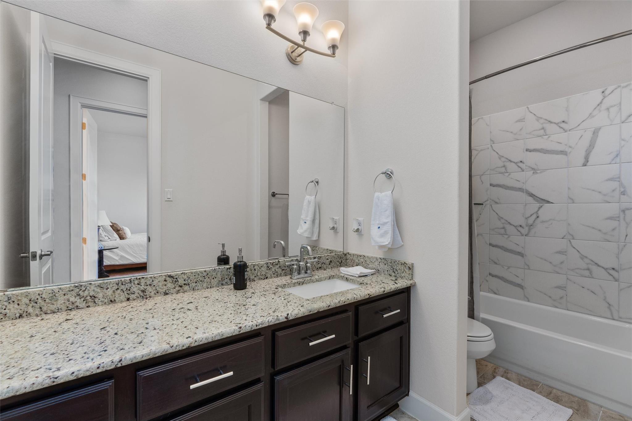 Image 24 of 40 For 235 Chestnut Xing