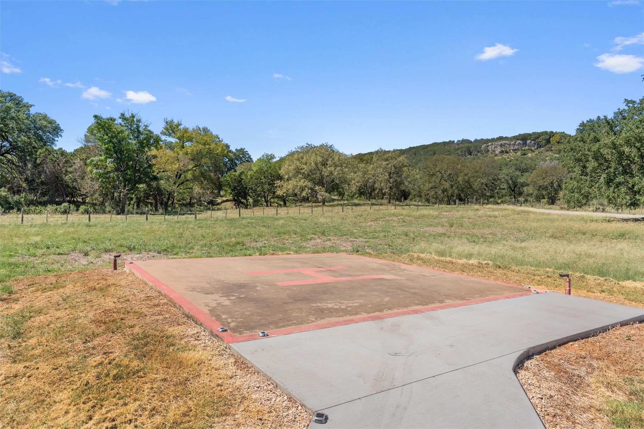 Image 36 of 40 For 235 Chestnut Xing