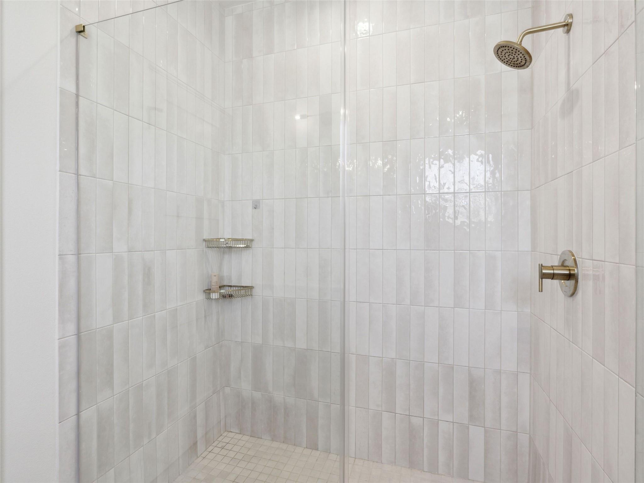 Image 18 of 40 For 148 Elm Cove Dr