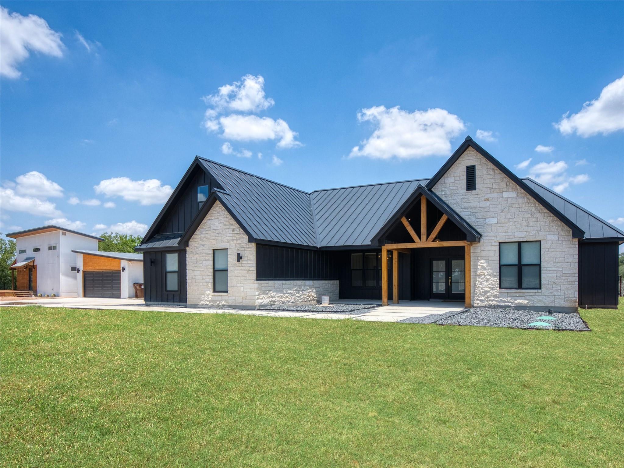 Image 2 of 40 For 148 Elm Cove Dr