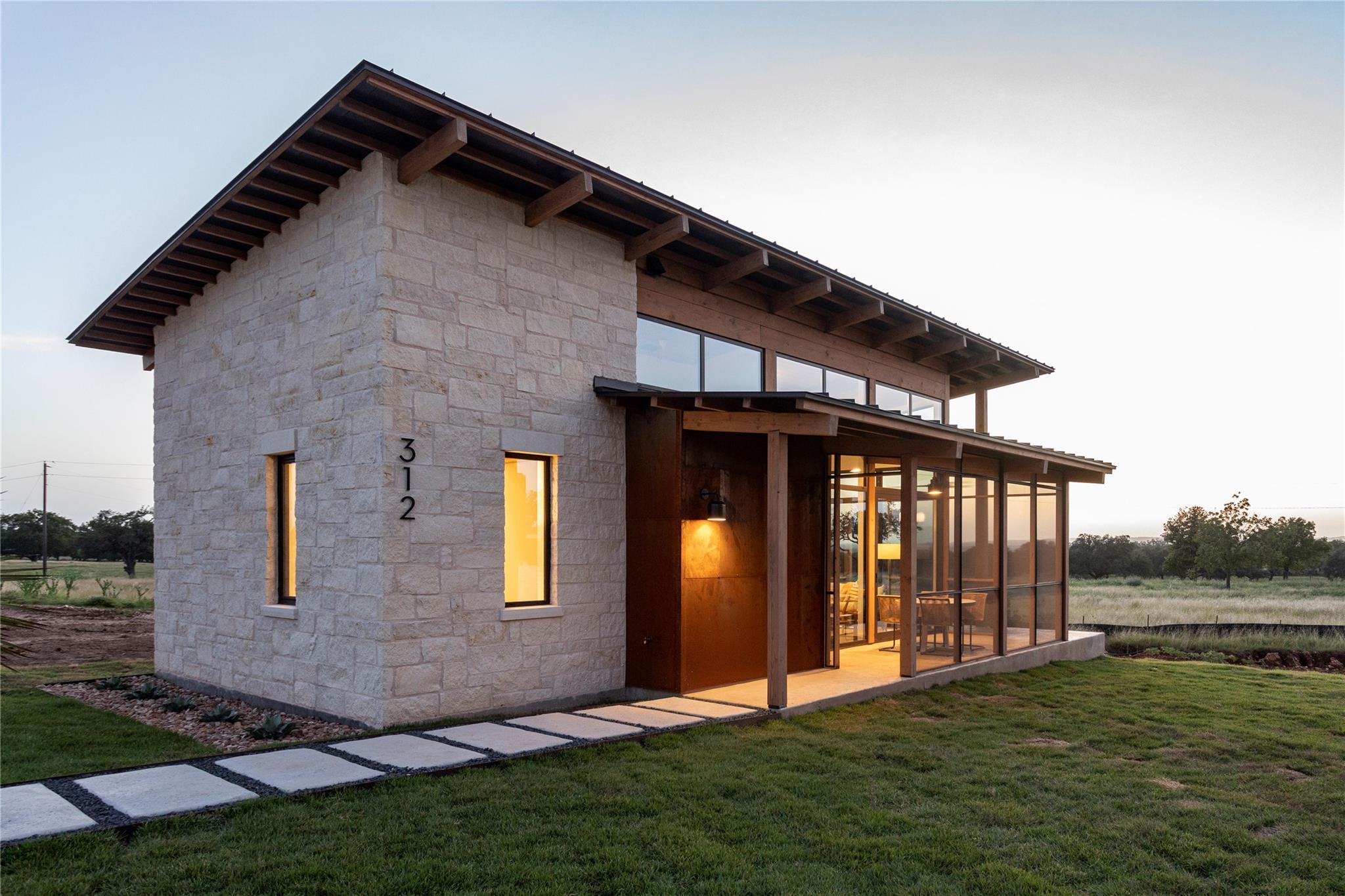 Image 19 of 38 For 9361 Us Highway 290 117