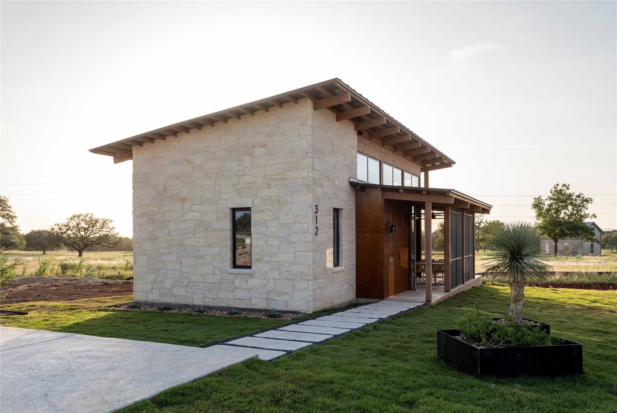 Image 4 of 38 For 9361 Us Highway 290 117