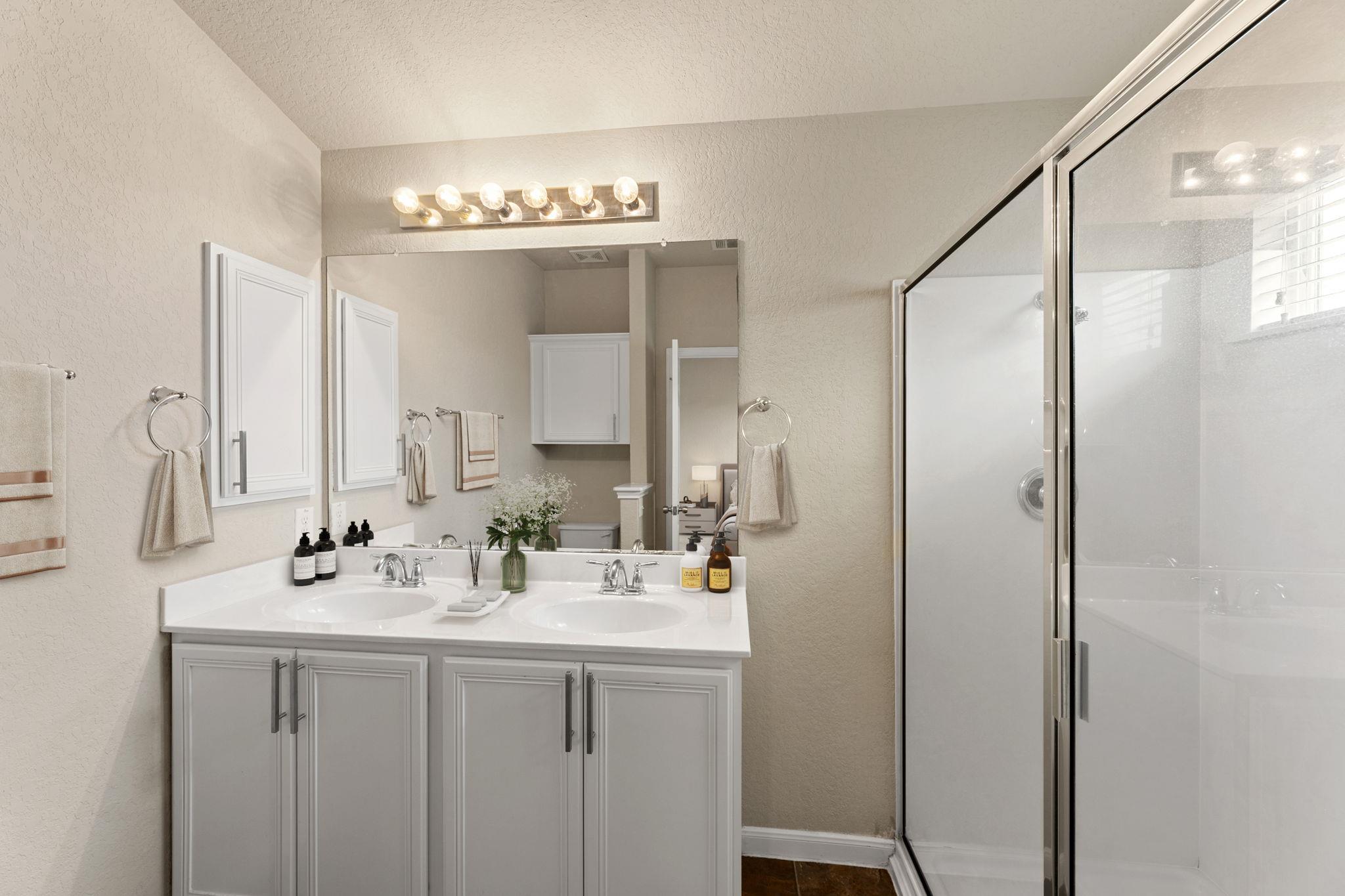 Image 21 of 32 For 582 Briggs Dr