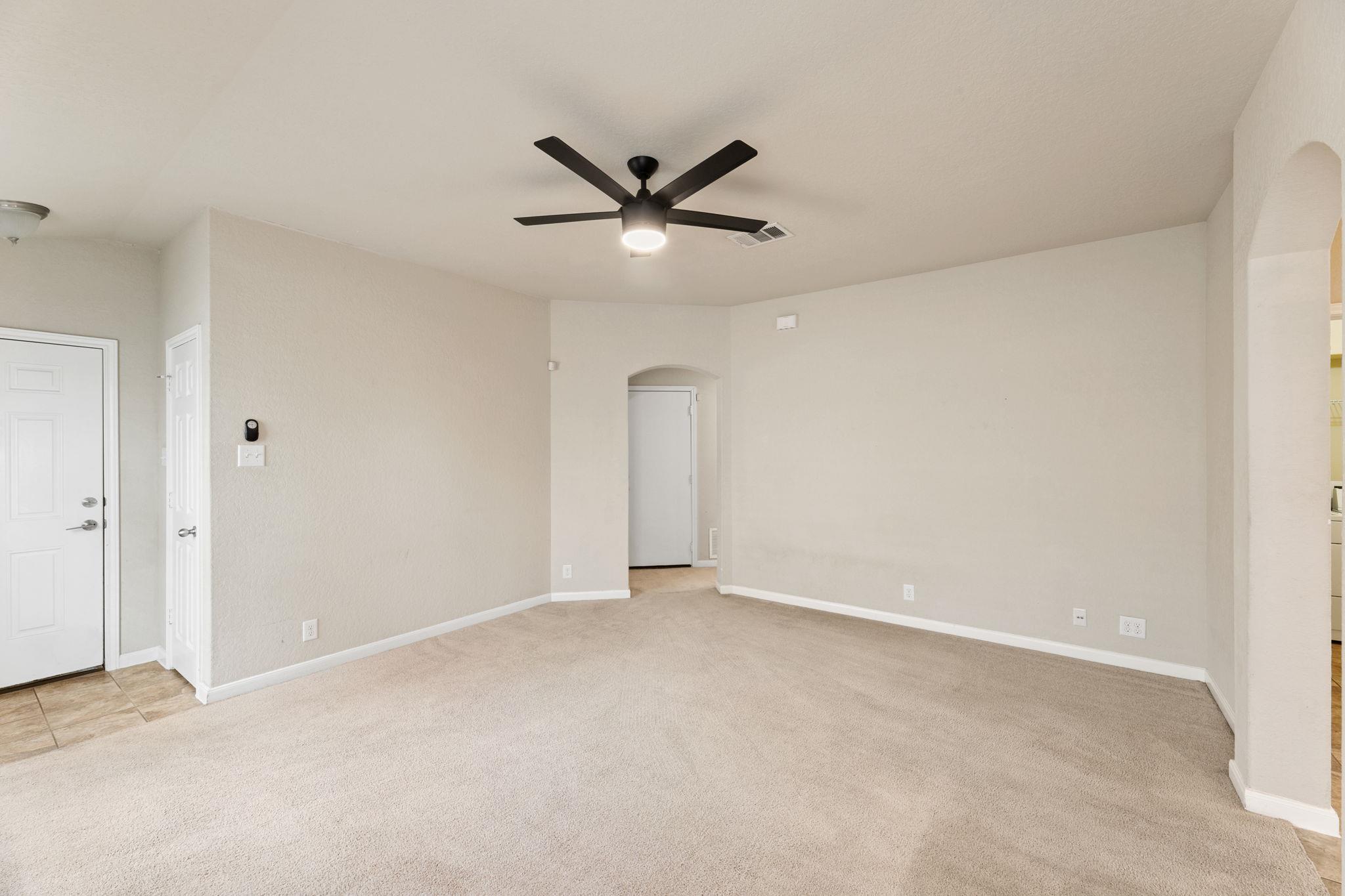 Image 6 of 32 For 582 Briggs Dr