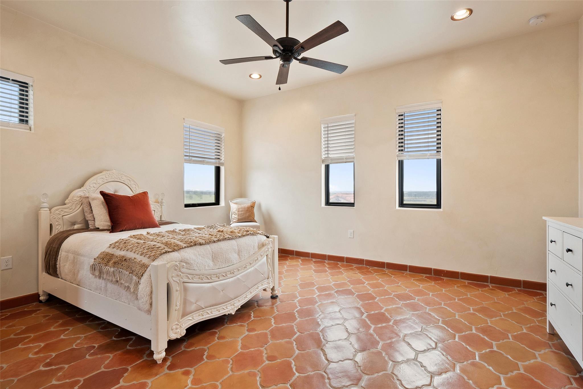 Image 30 of 40 For 108 Country Vista Ln