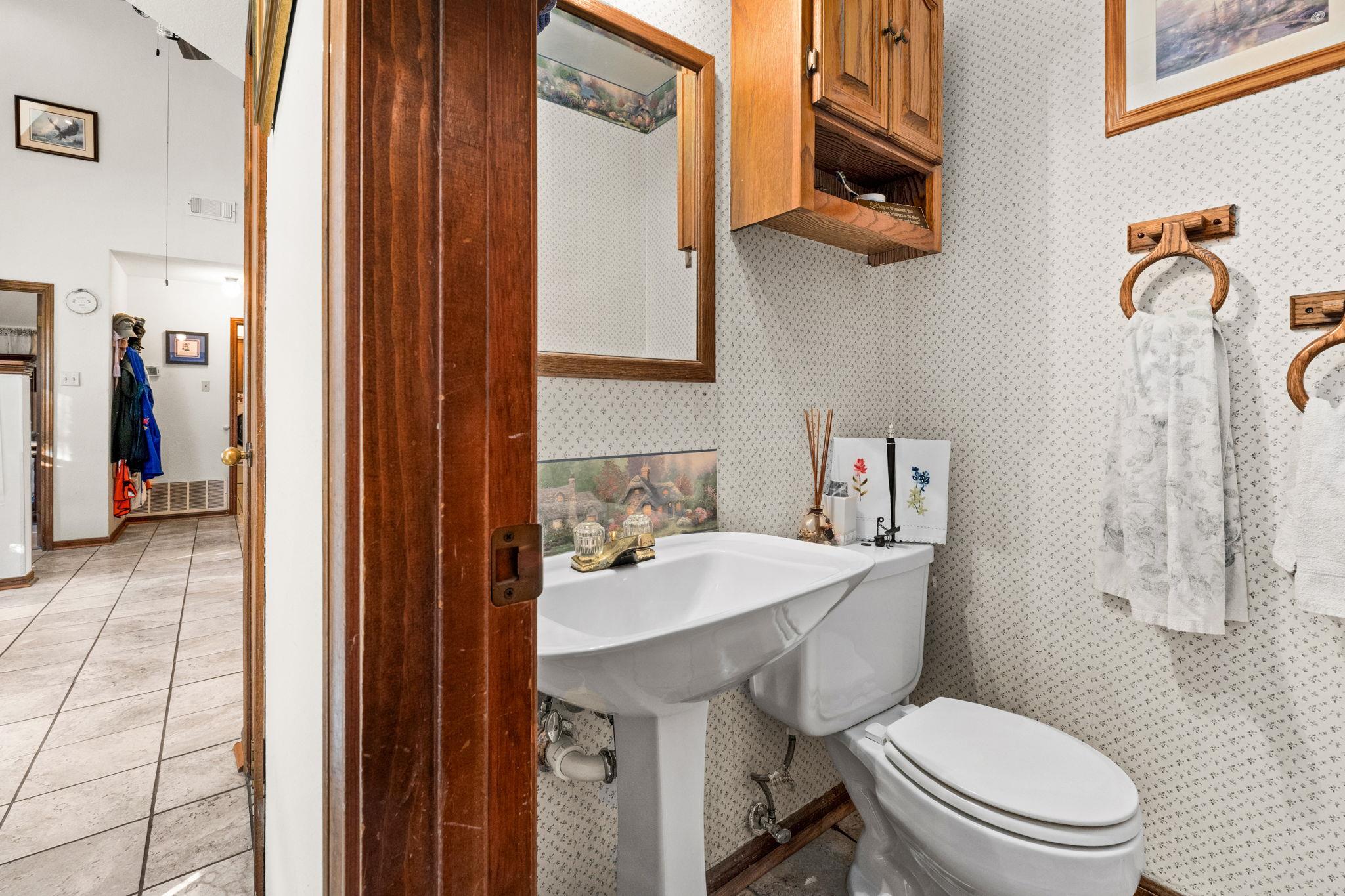 Image 10 of 39 For 1810 Freedom Ln