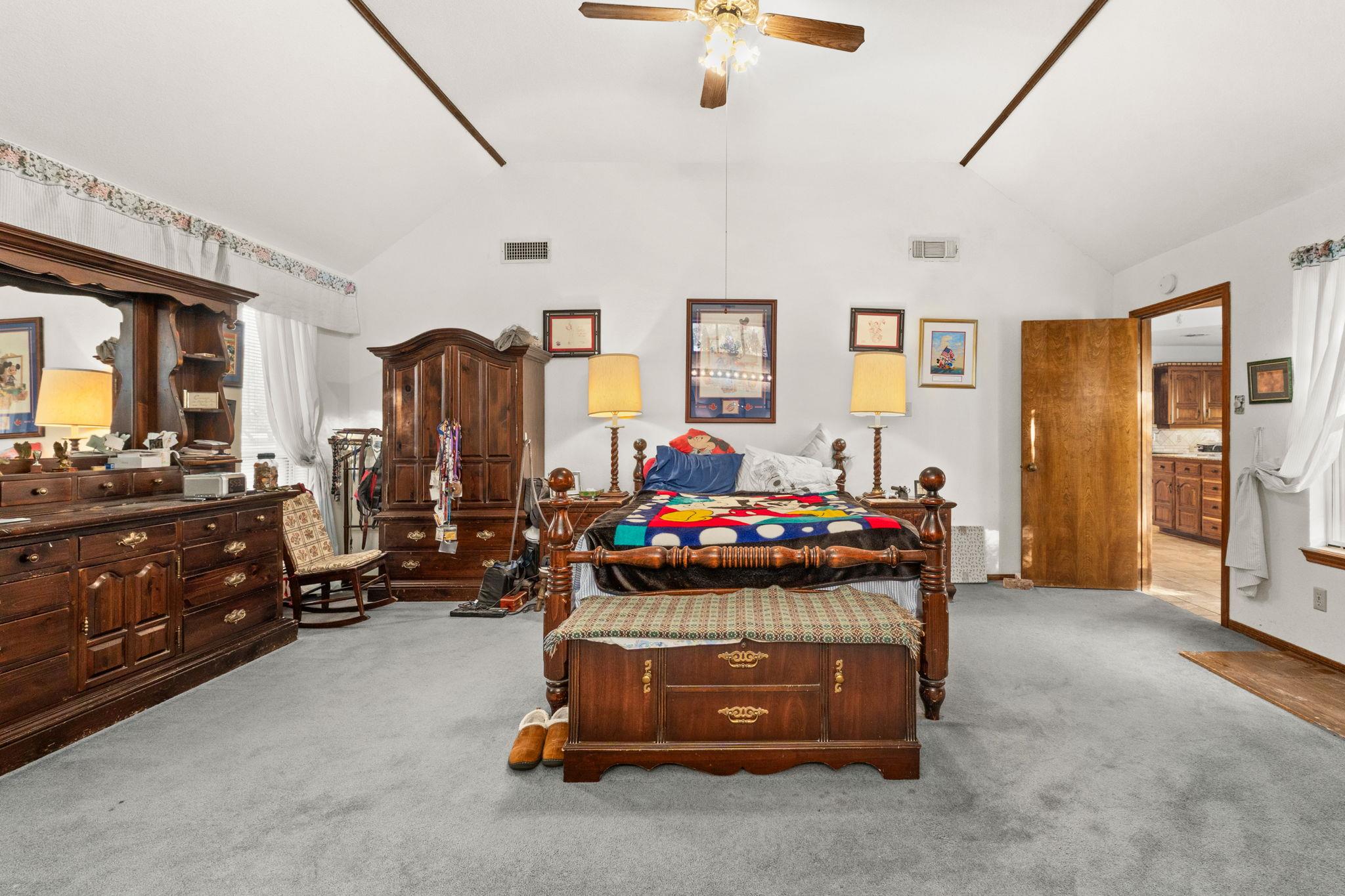 Image 16 of 39 For 1810 Freedom Ln