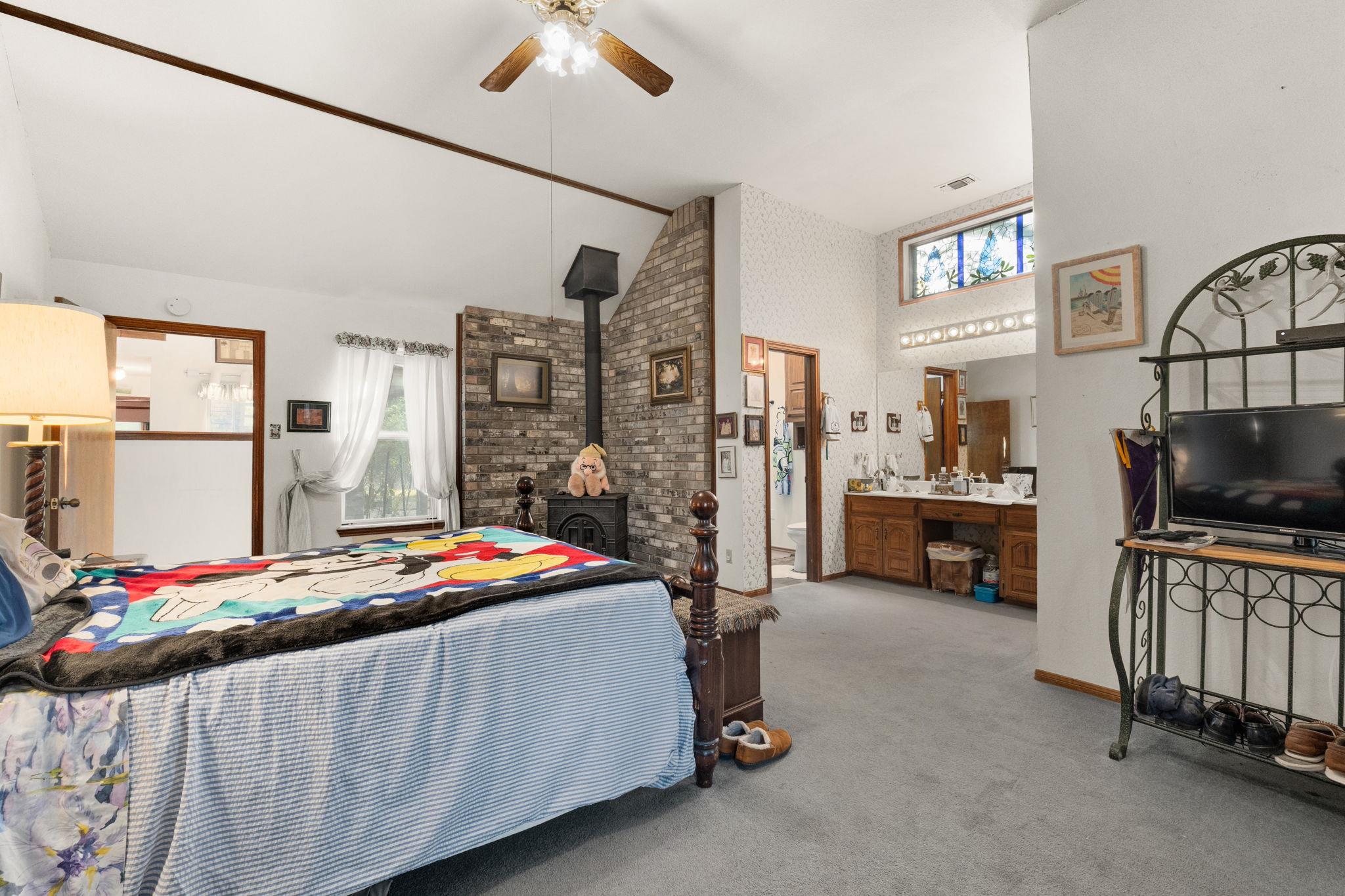 Image 17 of 39 For 1810 Freedom Ln