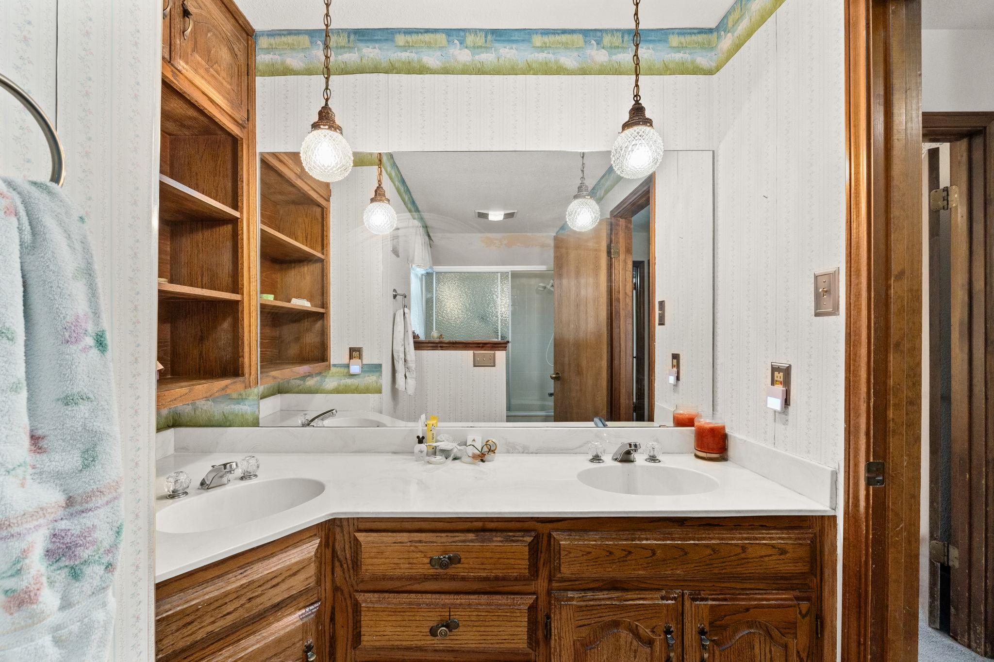 Image 27 of 39 For 1810 Freedom Ln