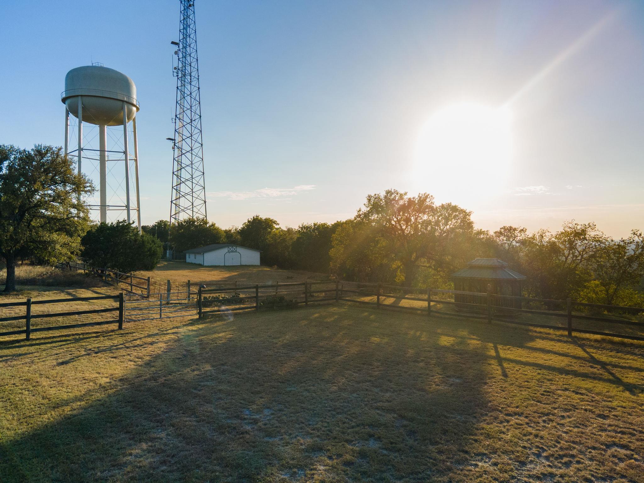 Image 35 of 39 For 1810 Freedom Ln