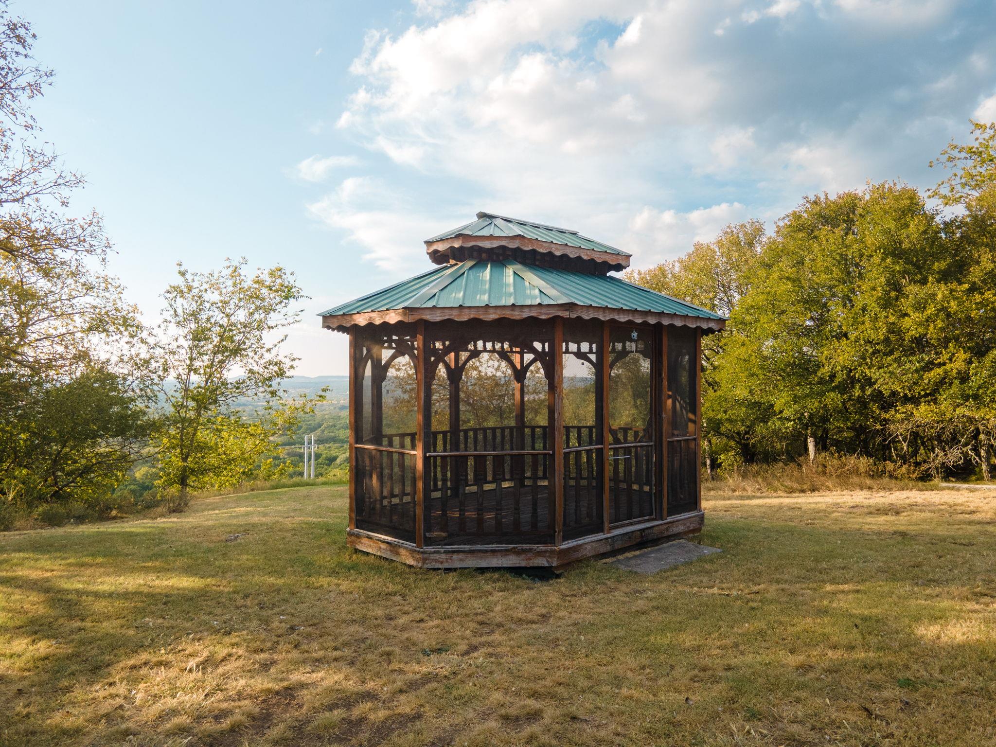 Image 36 of 39 For 1810 Freedom Ln